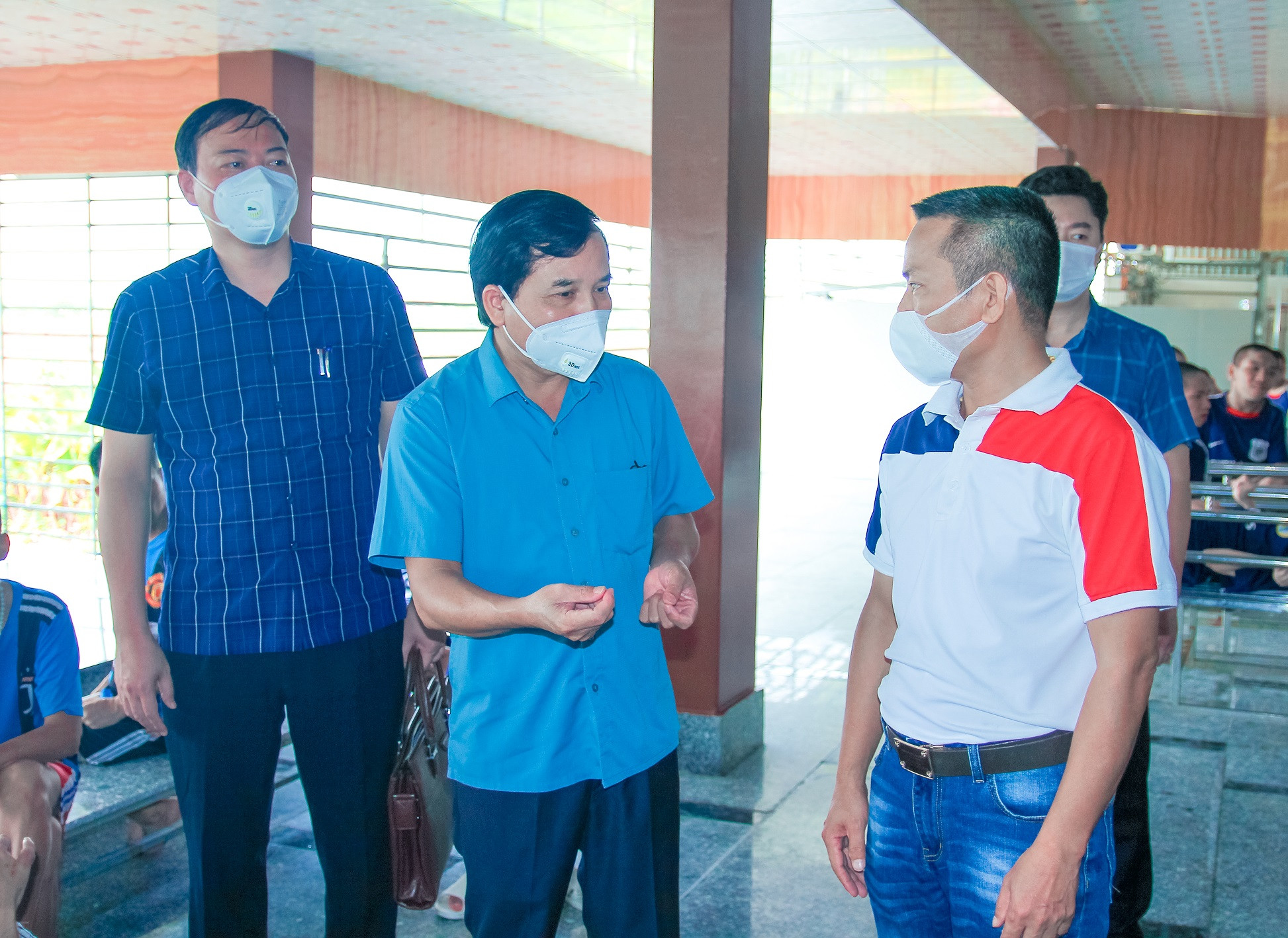 Đoàn giám sát gặp gỡ, trao đổi với lãnh đạo cơ sở bảo trợ xã hội Thiện Tâm. Ảnh Nguyễn Thị Vân