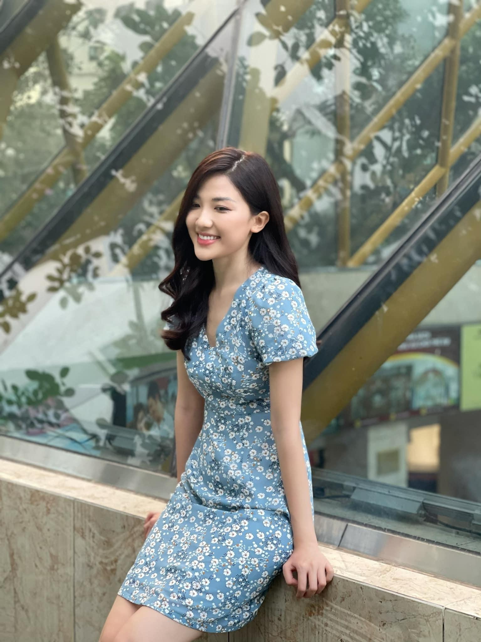 Lựa chọn gu thời trang nhẹ nhàng, Lương Thanh khoe nhan sắc trẻ trung tuổi 24. 