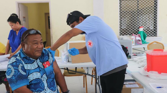 Quoc gia dau tien tiem du vaccine anh 1