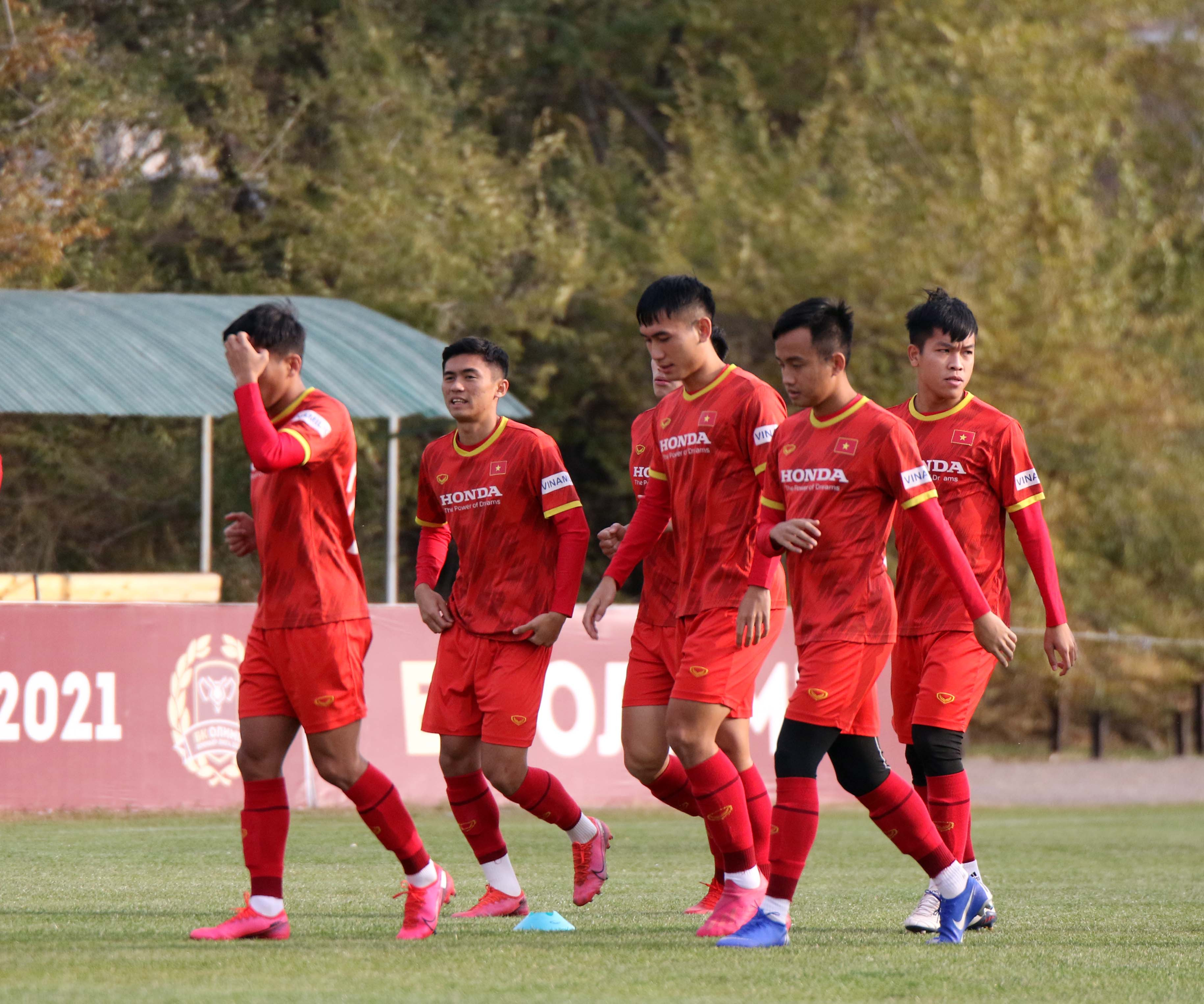 Trước khi bước vào vòng loại U23 châu Á, U23 Việt Nam đã có 2 trận đấu giao hữu với kết quả hòa U23 Tajikistan với tỷ số 1-1 và thắng U23 Kyrgyzstan với tỷ số 3-0. Ảnh: VFF