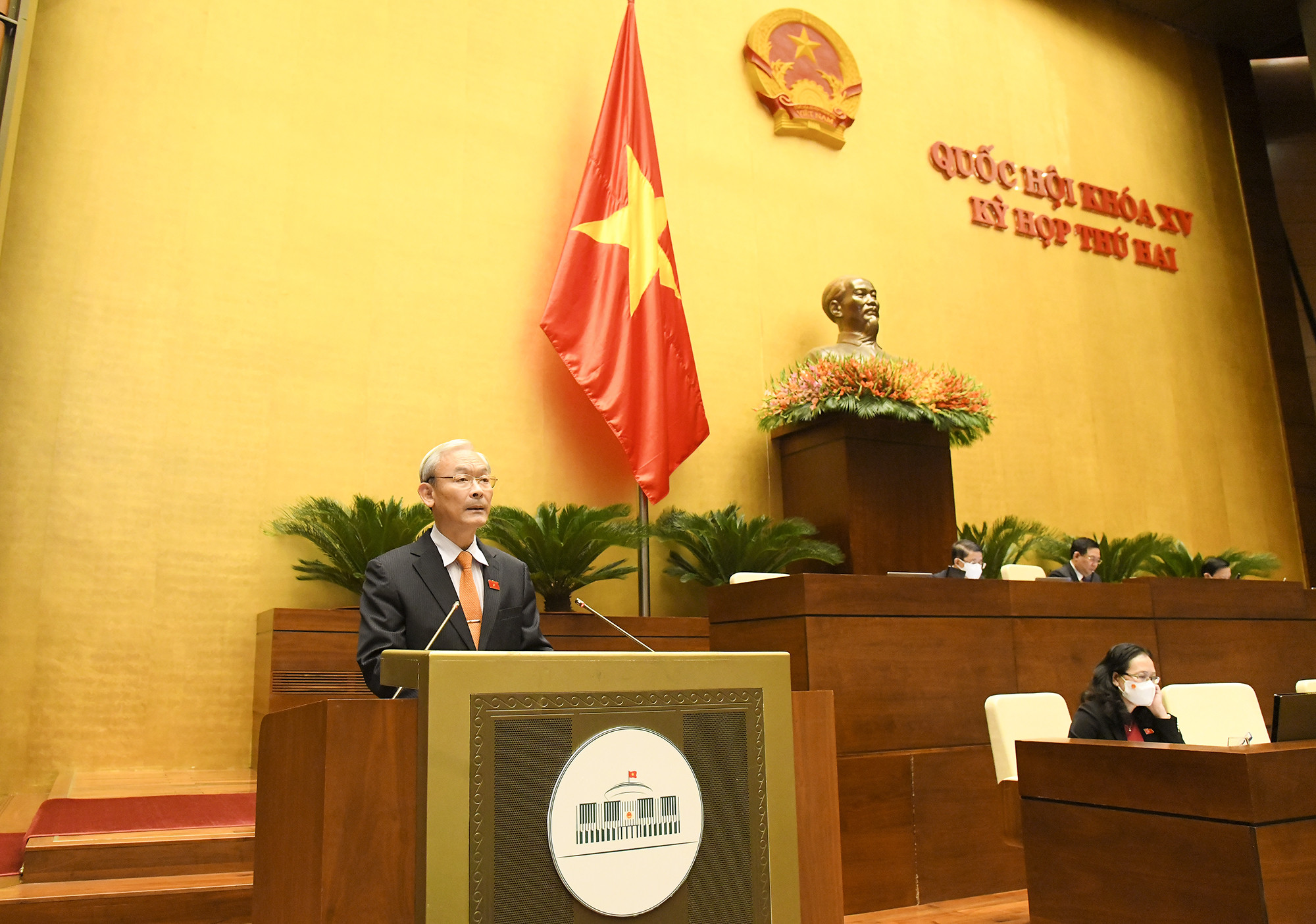 Chủ nhiệm Ủy ban Tài chính, Ngân sách Nguyễn Phú Cường trình bày Báo cáo thẩm tra