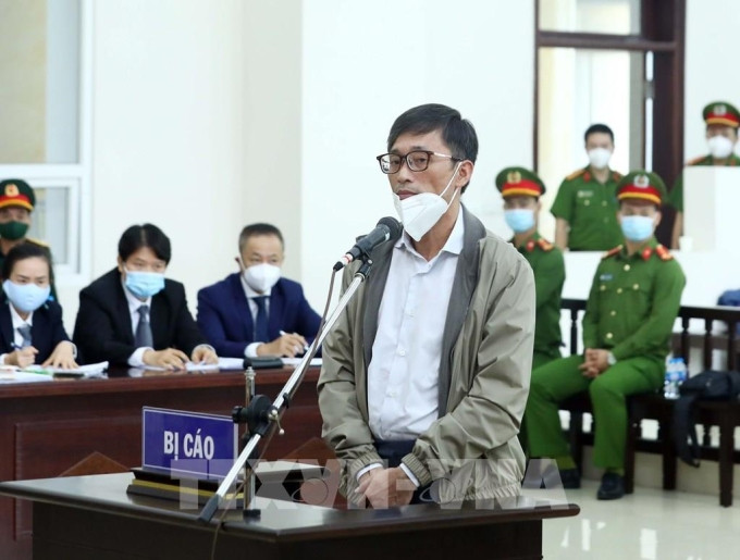 Bị cáo Nguyễn Duy Linh bất ngờ nhận tội vào chiều 5/11, khai nhận tiền nhưng 