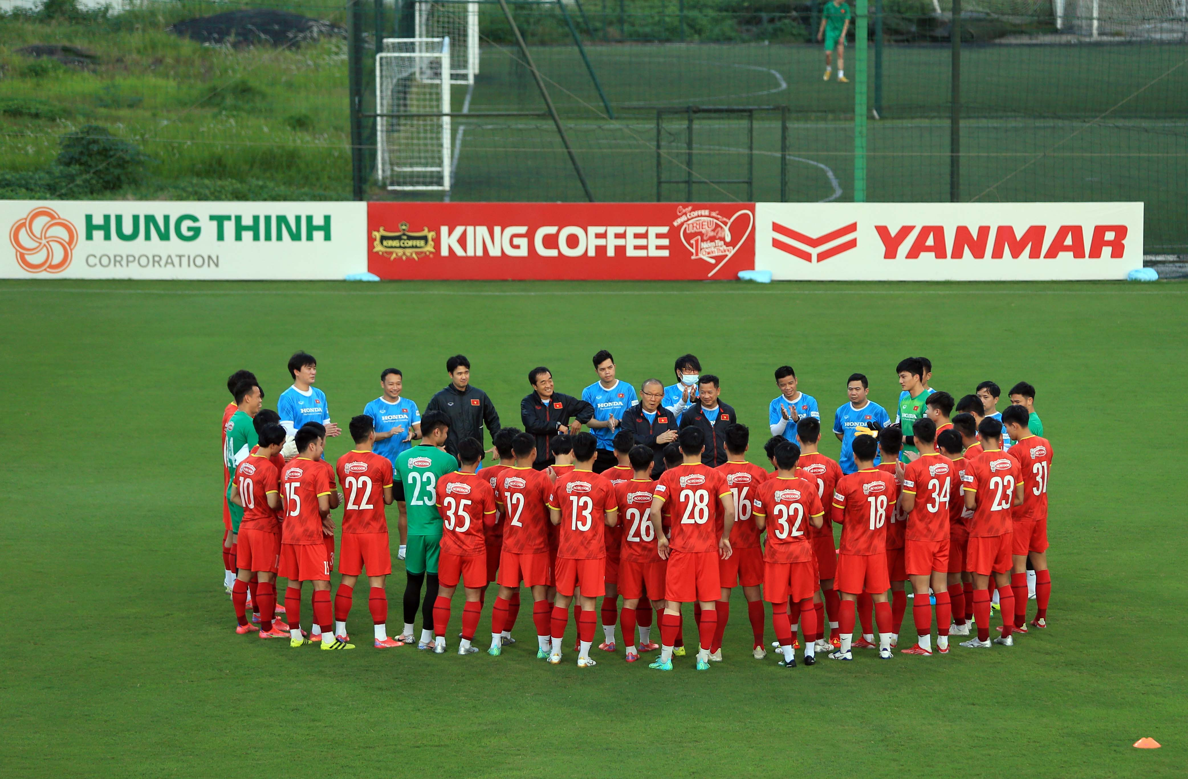 ĐT tuyển Việt Nam đang rất tập trung để chuẩn bị tốt nhất cho trận đấu sắp tới. Ảnh: Hải Hoàng