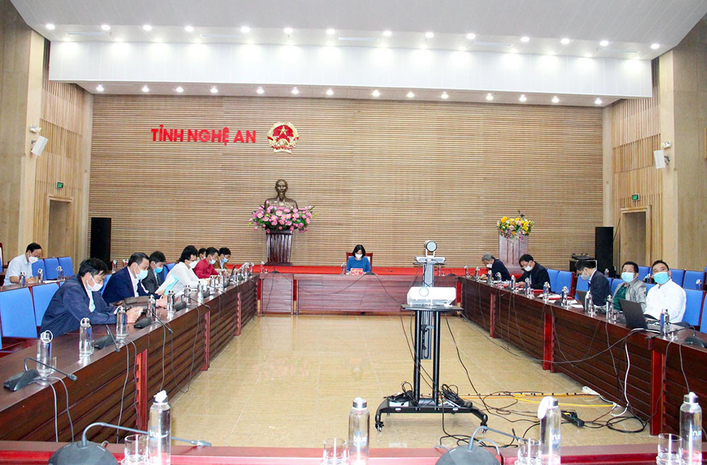 Nghệ An tham gia hội nghị trực tuyến dưới sự chủ trì của đồng chí Võ Thị Nhung, phó giám đốc Sở Nông nghiệp và PTNT. Ảnh: Phú Hương