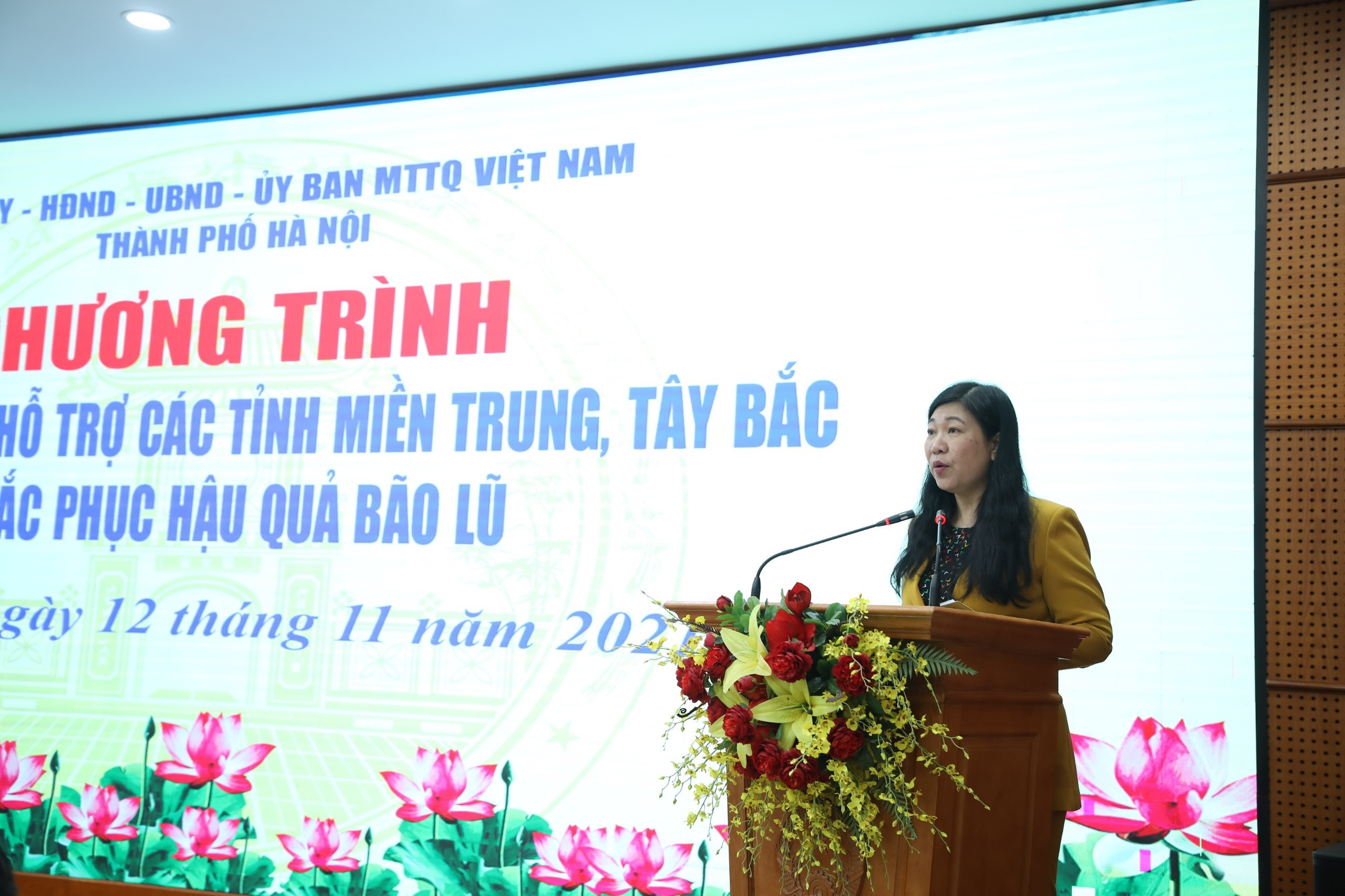 Đồng chí Nguyễn Lan Hương, Chủ tịch UBMTTQ VN Thành phố Hà Nội phát biểu tại Chương trình. Ảnh: Song Quỳnh