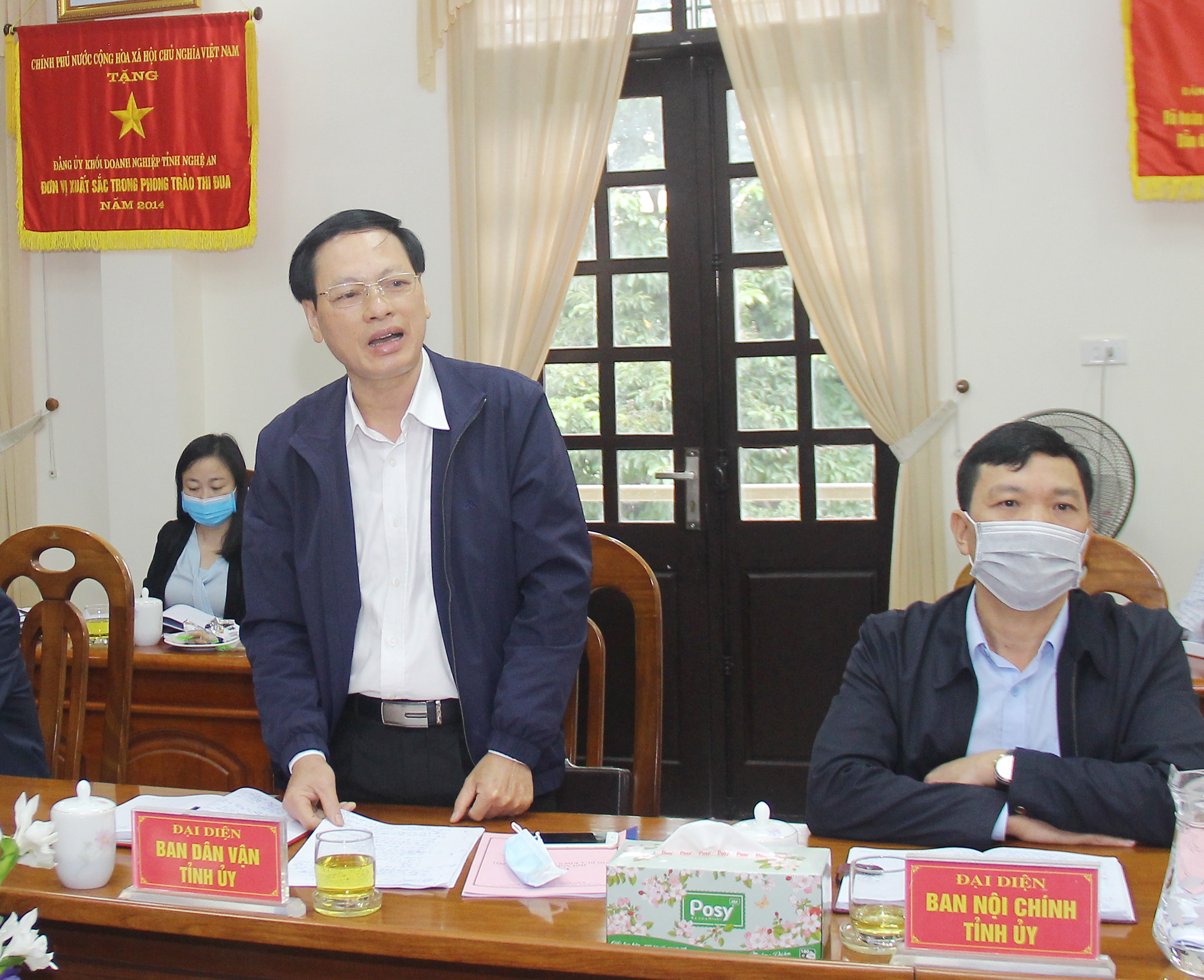 Đồng chí Nguyễn Mạnh Khôi - Phó trưởng ban Dân vận Tỉnh ủy thảo luận tại hội nghị. Ảnh: Mai Hoa