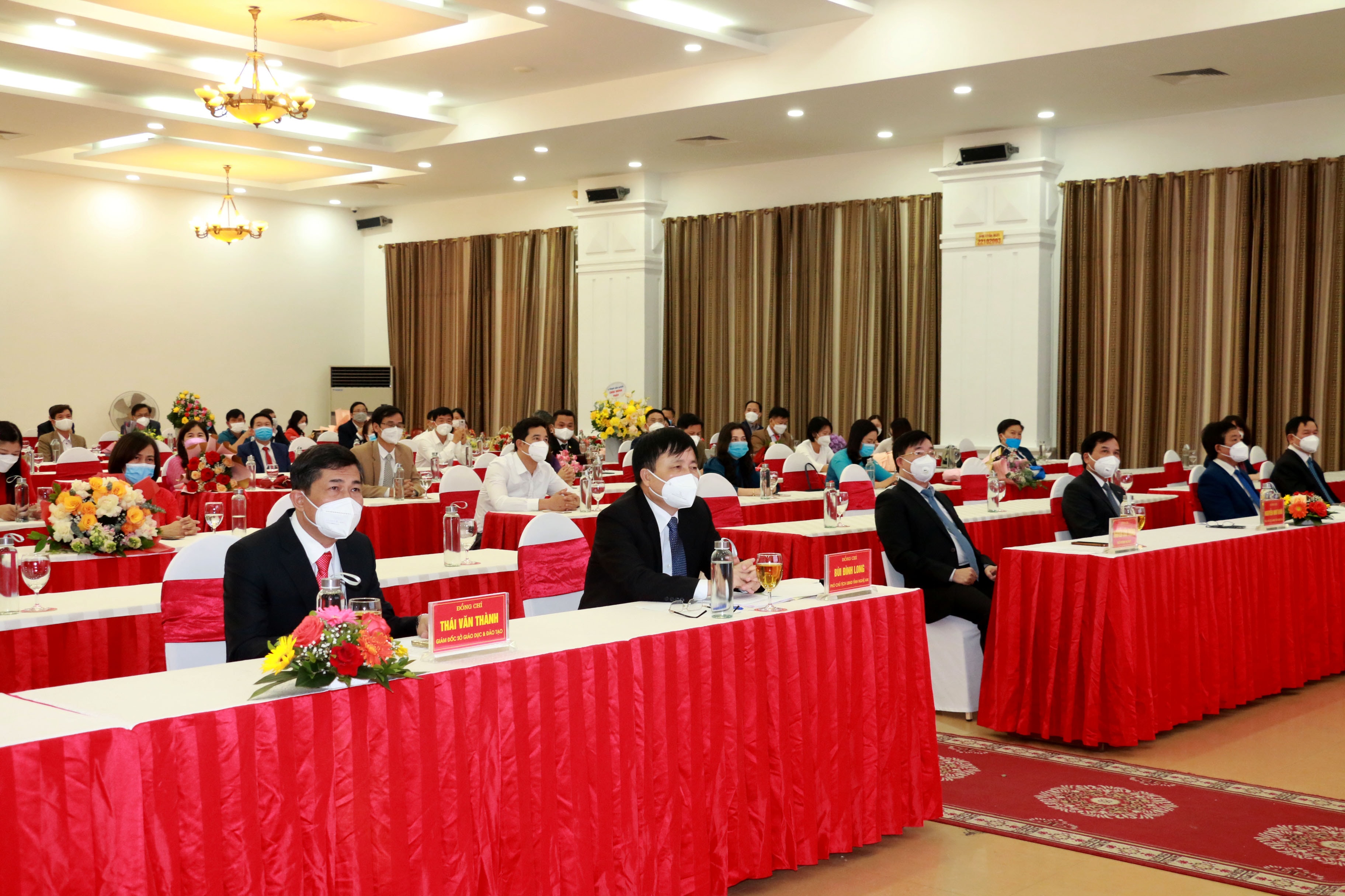 Các đại biểu tham dự buổi lễ. Ảnh - MH.