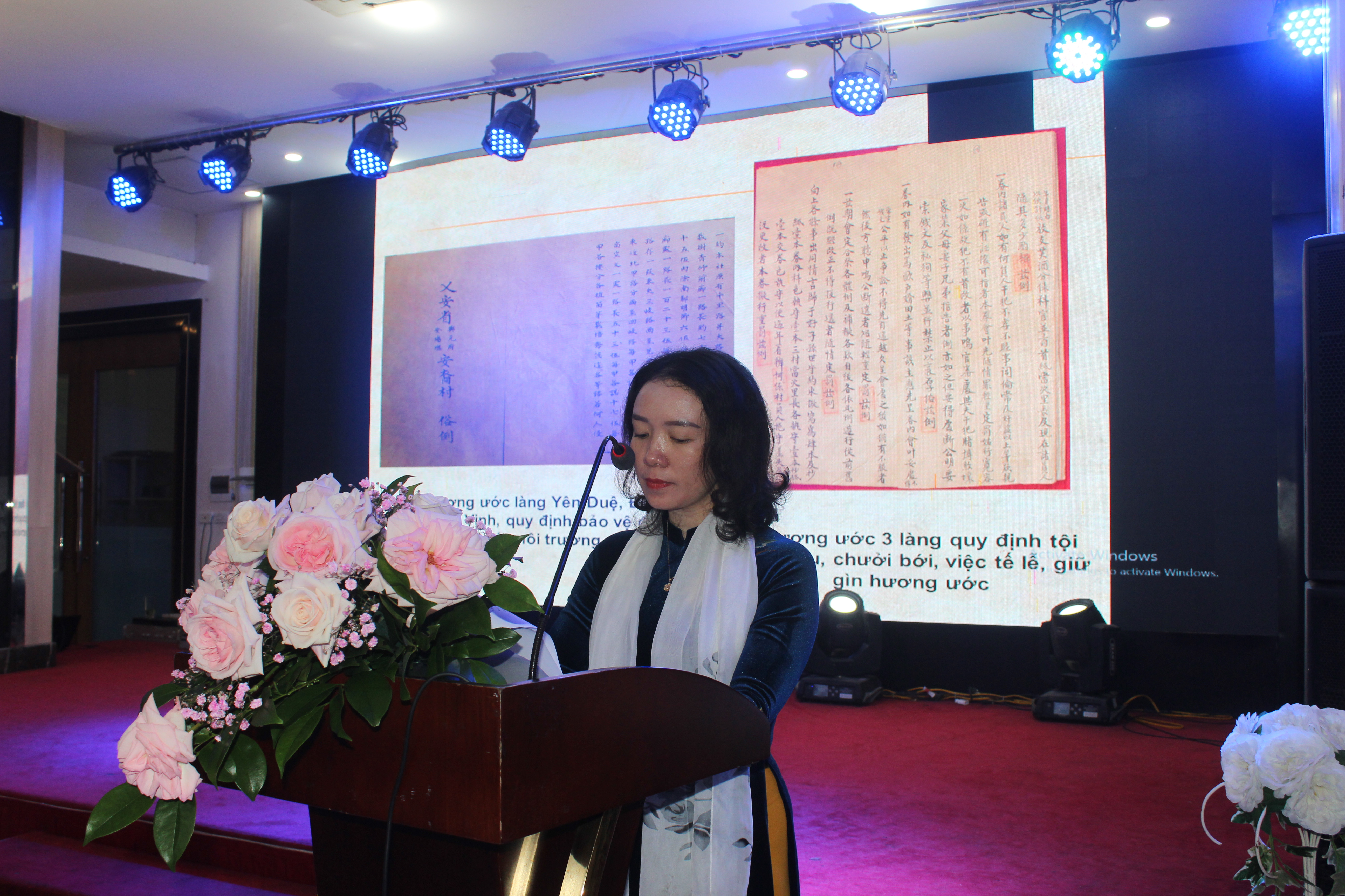 Bà Trần Thị Mỹ Hạnh - Giám đốc Sở Văn hóa & Thể thao phát biểu đề dẫn tại hội thảo. Ảnh: Hồ Hà