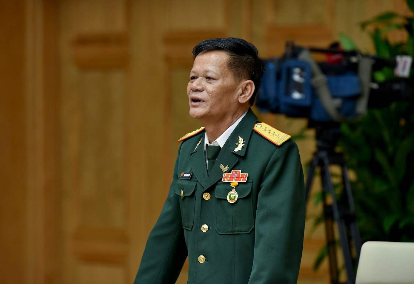 Đại tá Nguyễn Trường Sơn phát biểu tại buổi gặp mặt. Ảnh: PV