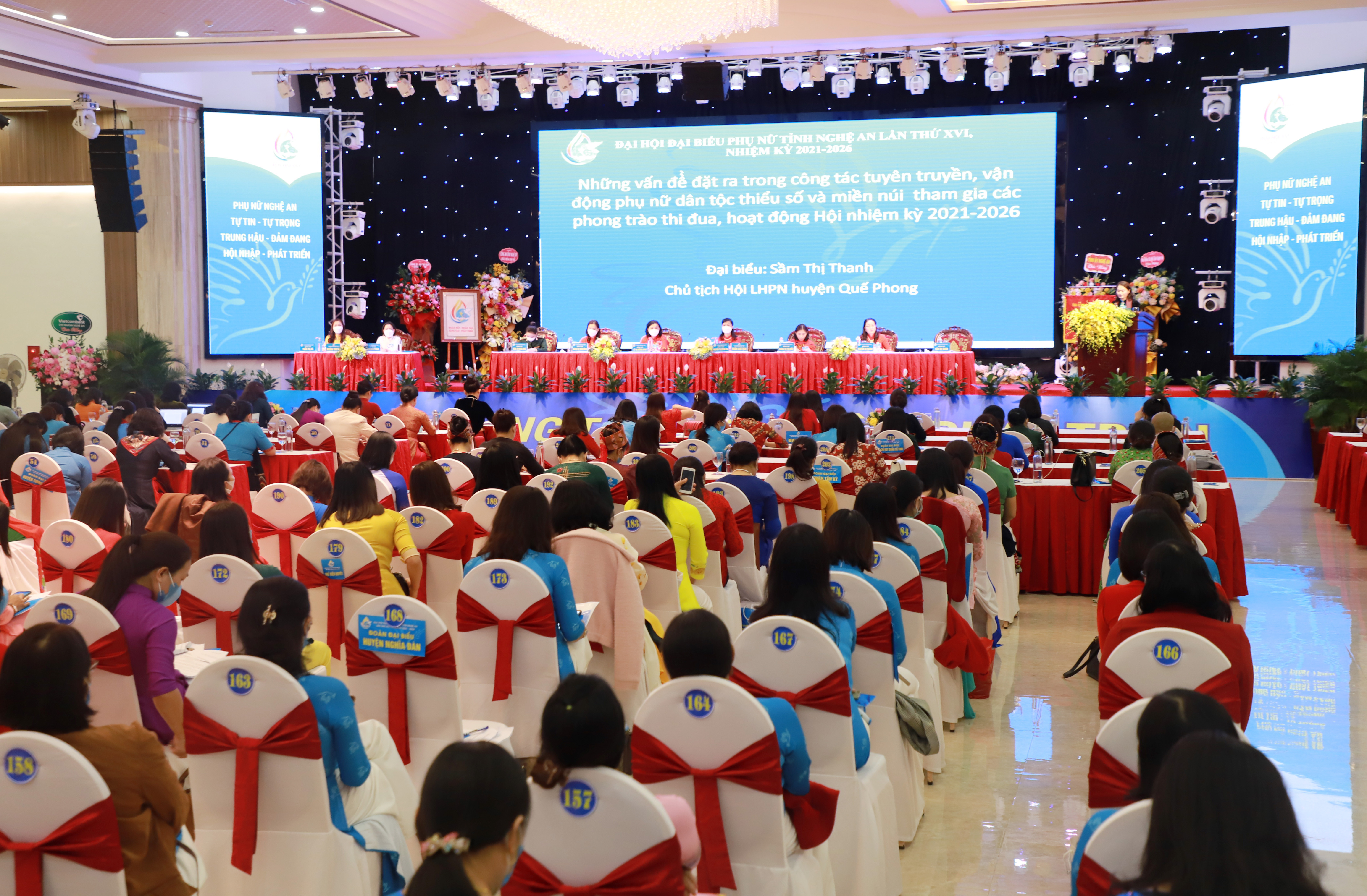 Toàn cảnh Đại hội đại biểu Phụ nữ tỉnh Nghệ An lần thứ XVI, nhiệm kỳ 2021-2026, phiên làm việc vào chiều 19/11. Ảnh: Thành Duy