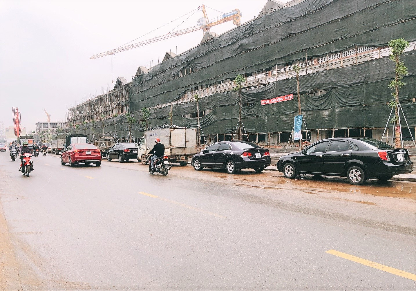 Dãy shophouse Hoàng Sơn nổi bật bên tuyến “Đại lộ kim cương” Quốc lộ 7, trong đó khoảng 40% sản phẩm đã có chủ  