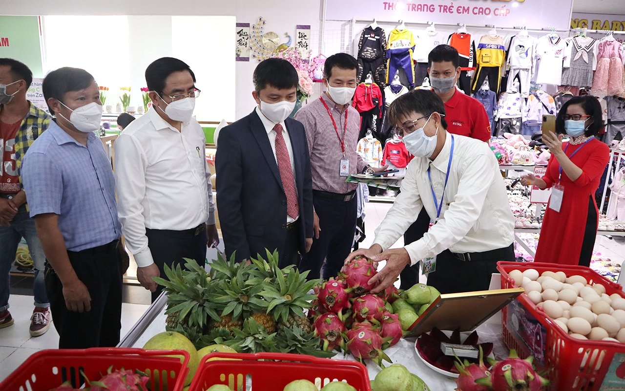 Với phương châm luôn nỗ lực đưa đến người tiêu dùng những sản phẩm đạt tiêu chí “Ngon và lành”, hiện ông Đàm Duy Từ đang chấp nhận hòa vốn, thậm chí thua lỗ để chinh phục thị trường, mở rộng thị phần với mục tiêu “Ai cũng có thể sử dụng các sản phẩm hữu cơ để tốt cho sức khỏe”. Ảnh: Thanh Phúc