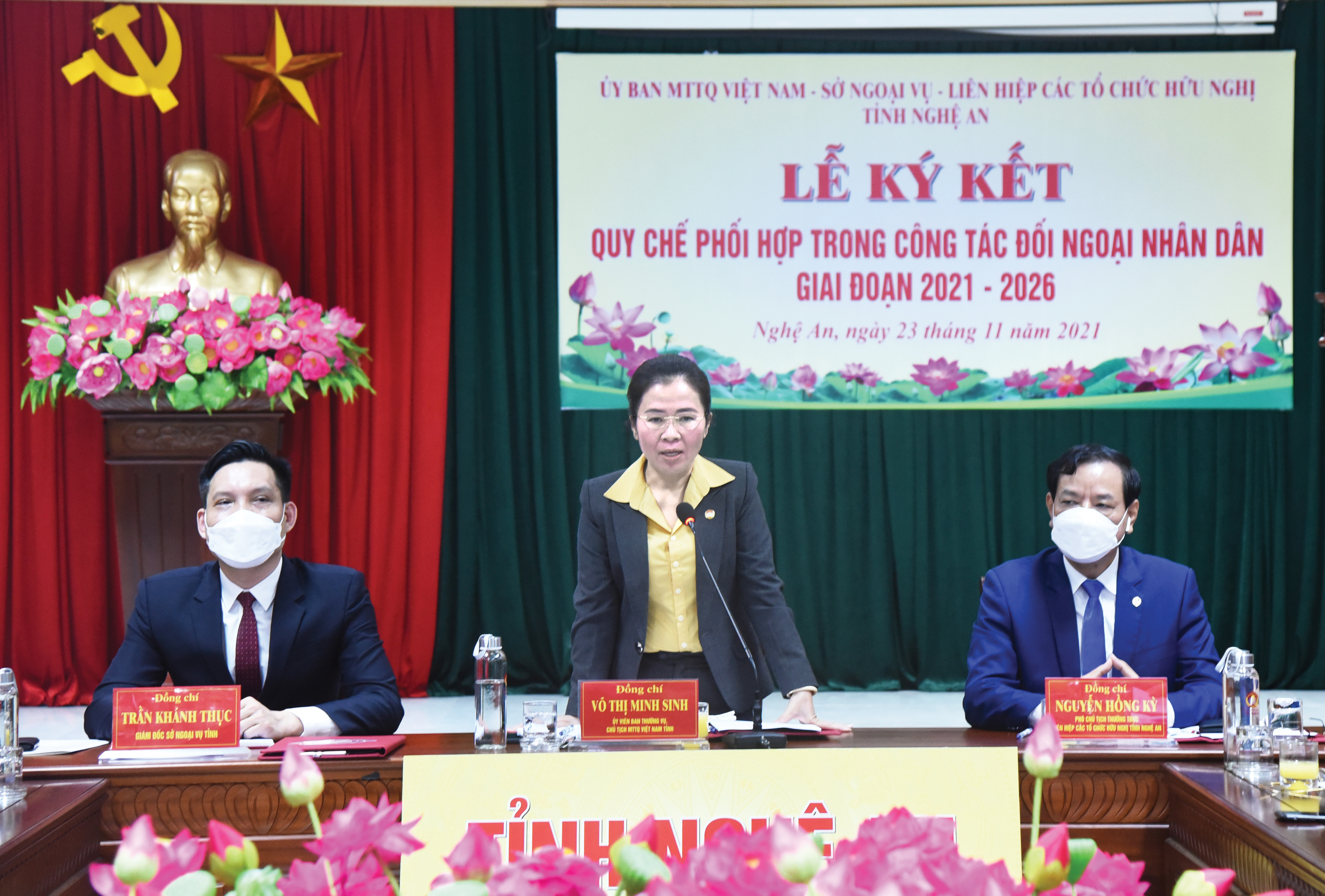 Đồng chí Võ Thị Minh Sinh - Ủy viên Ban Thường vụ Tỉnh ủy, Chủ tịch Ủy ban MTTQ Việt Nam tỉnh phát biểu tại buổi lễ. Ảnh: TG