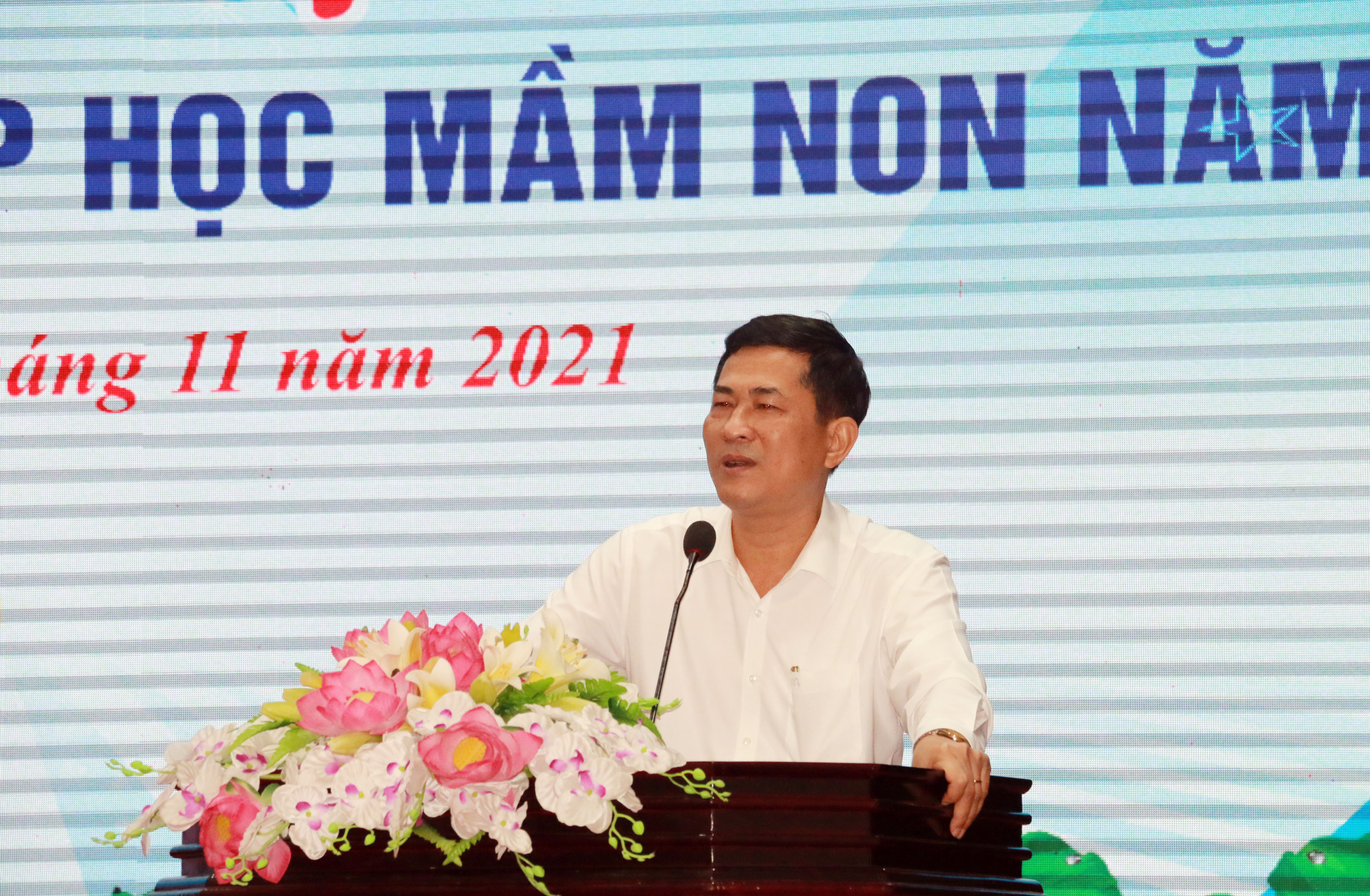 Giám đốc Sở Giáo dục và Đào tạo Thái Văn Thành phát biểu tại lễ khai mạc. Ảnh: MH