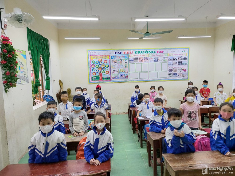 Phòng học đạt ánh sáng tiêu chuẩn tại Trường Tiểu học Đặng Sơn huyện Đô Lương. Ảnh Việt Phương