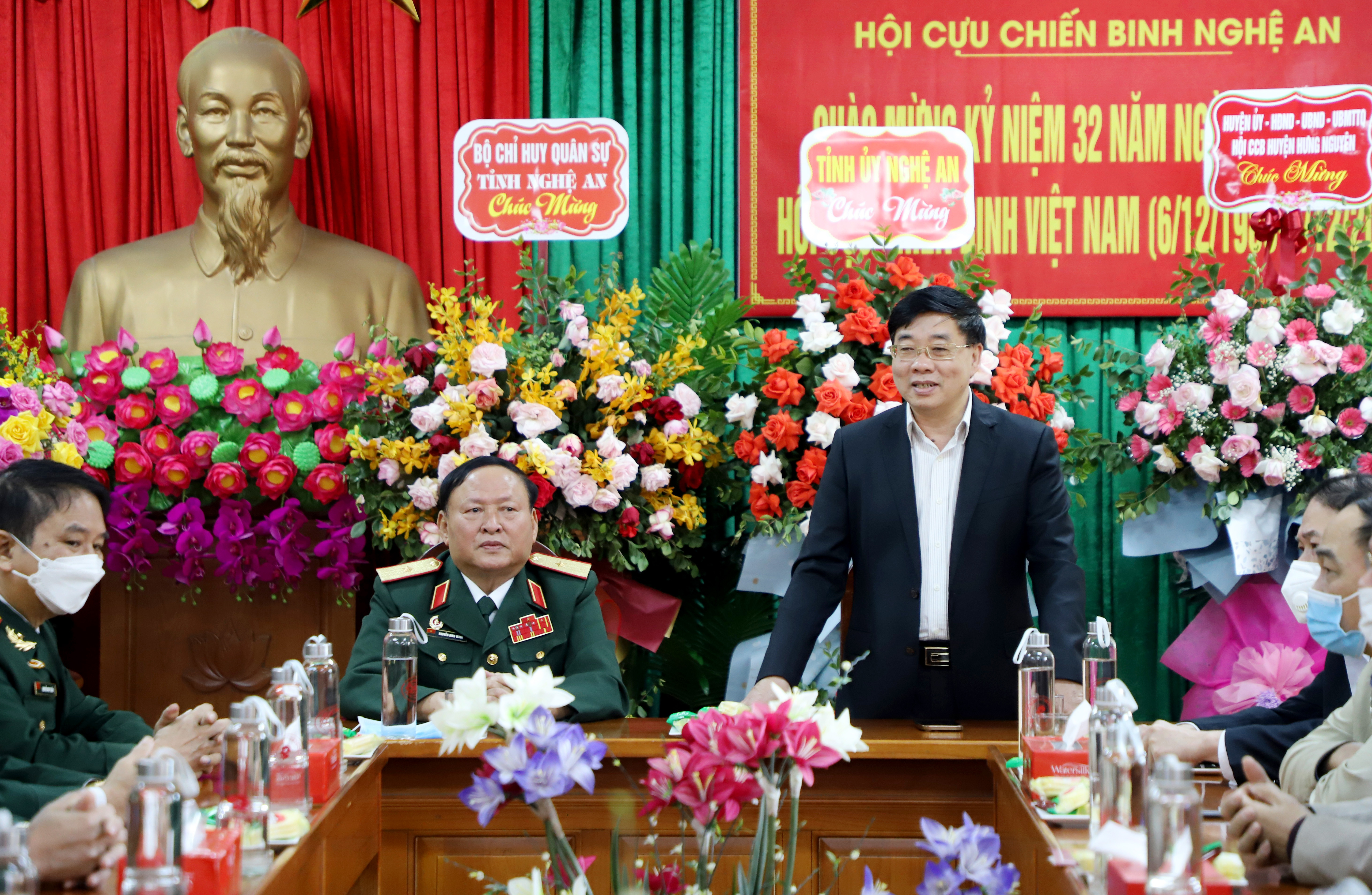 đồng chí Nguyễn Văn Thông - Phó Bí thư Thường trực Tỉnh ủy thay mặt lãnh đạo Tỉnh ủy ghi nhận, tri ân những đóng góp của lực lượng Cựu chiến binh trong thời gian qua. Ảnh: Phạm Bằng