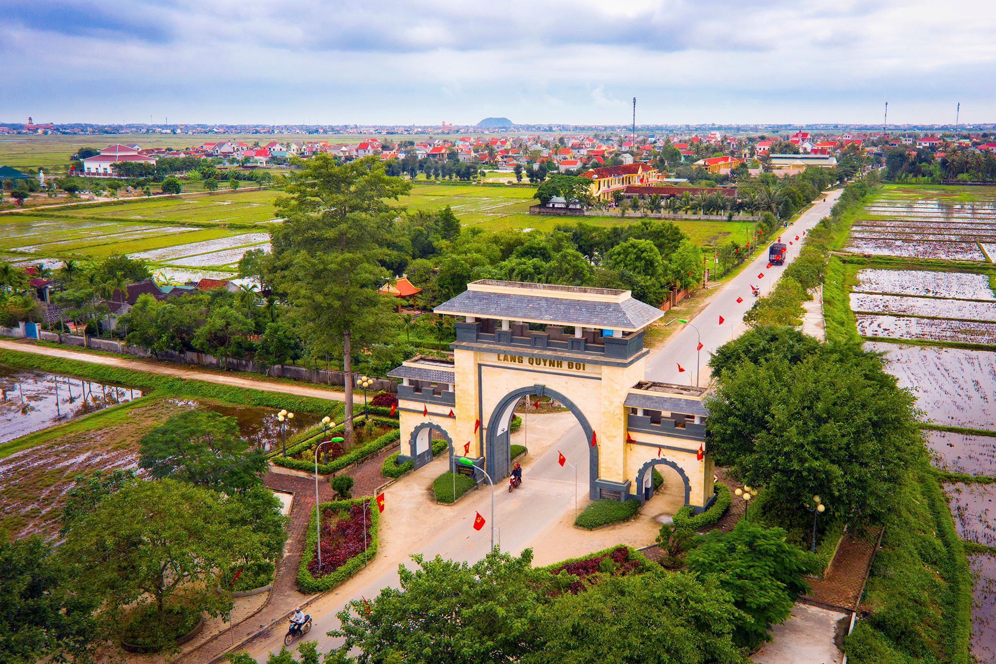 Đường về làng Quỳnh (Quỳnh Đôi, Quỳnh Lưu) - Ảnh: Nhật Thanh