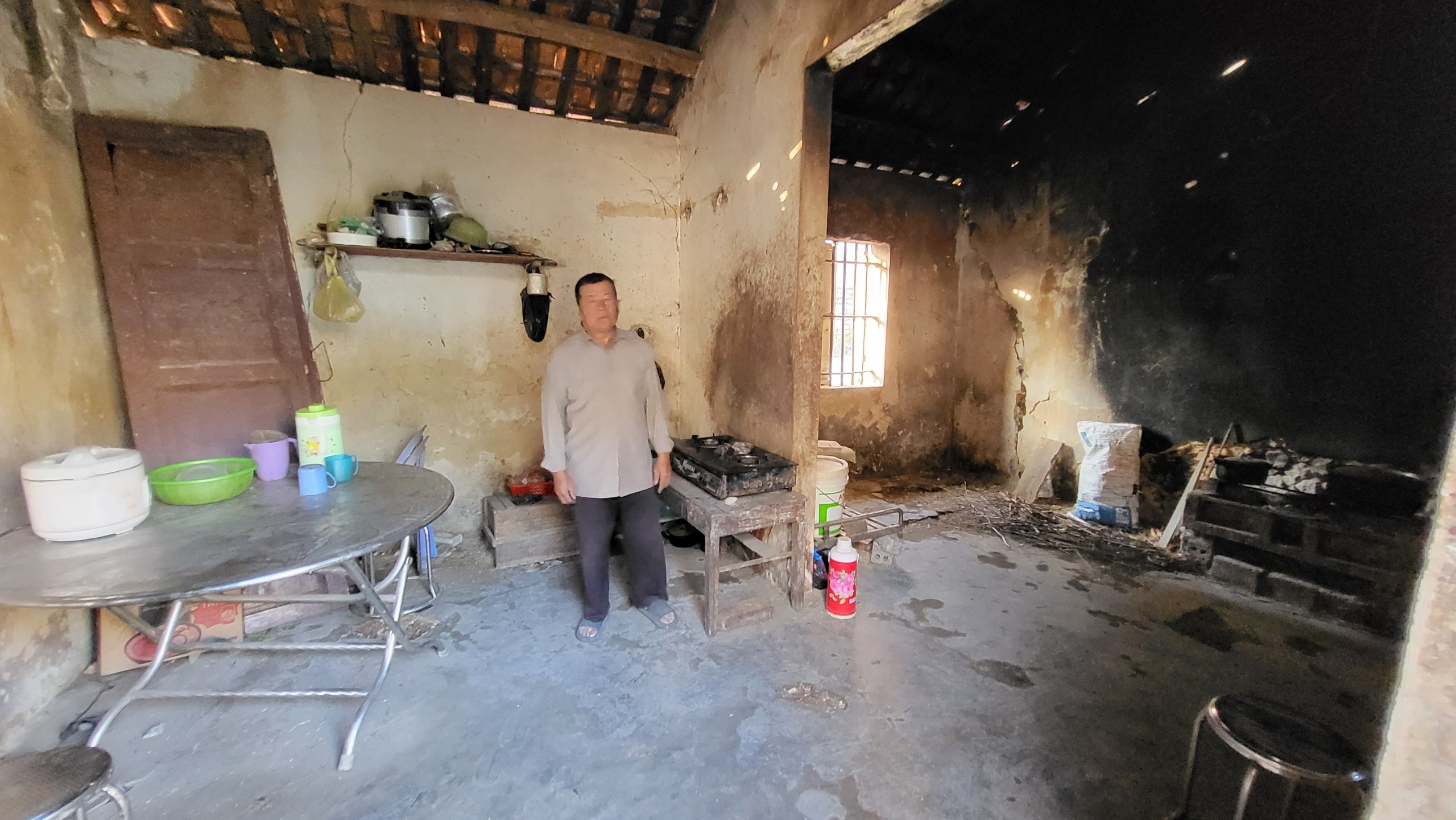 Ông Nguyễn Duy Phổ hiện sống nhờ sự đùm bọc của anh em họ hàng