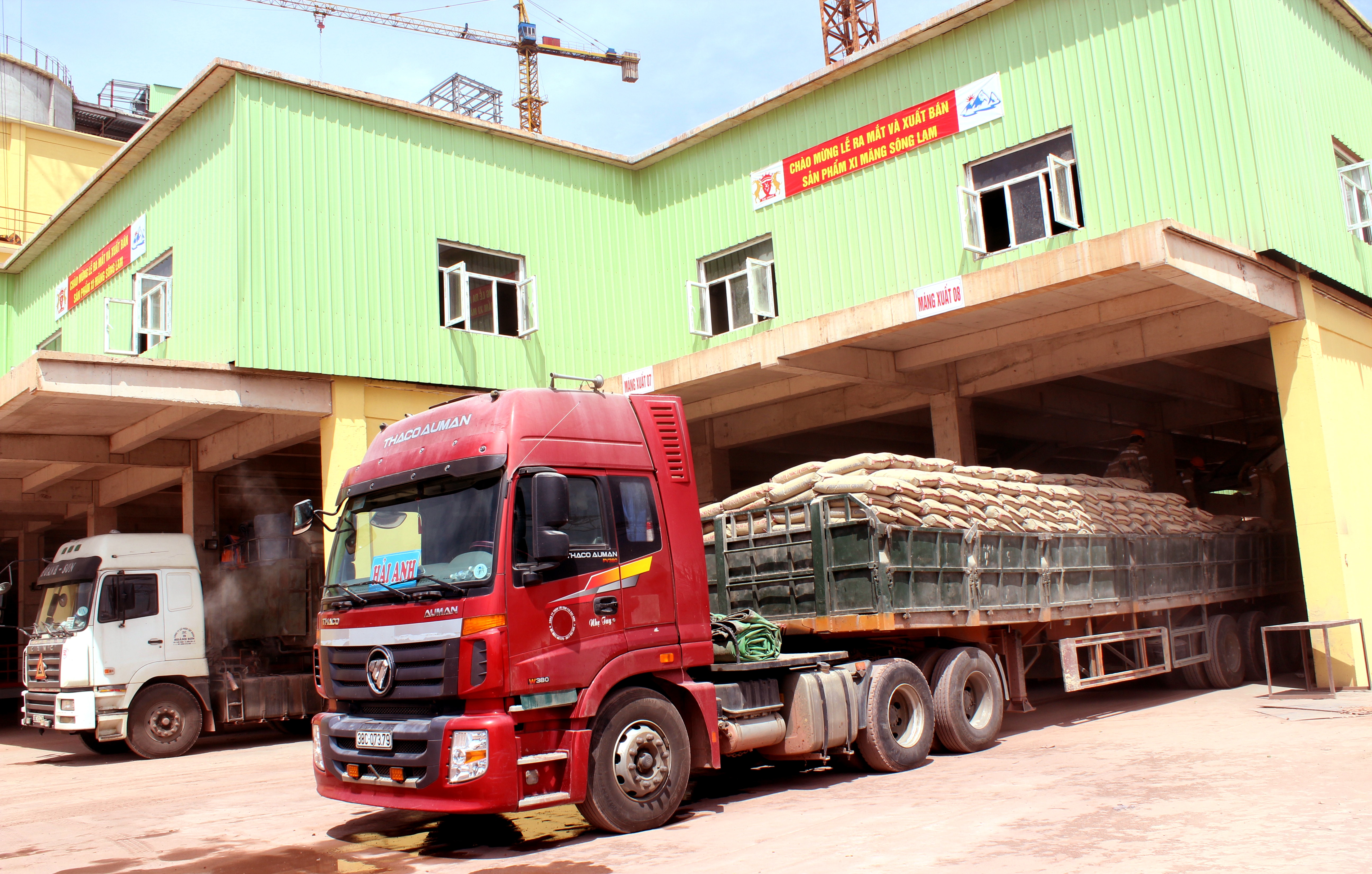 Các sản phẩm của Xi măng Sông Lam từng bước khẳng định vị thế trên thị trường nội địa và xuất khẩu. Ảnh Nguyên Nguyên