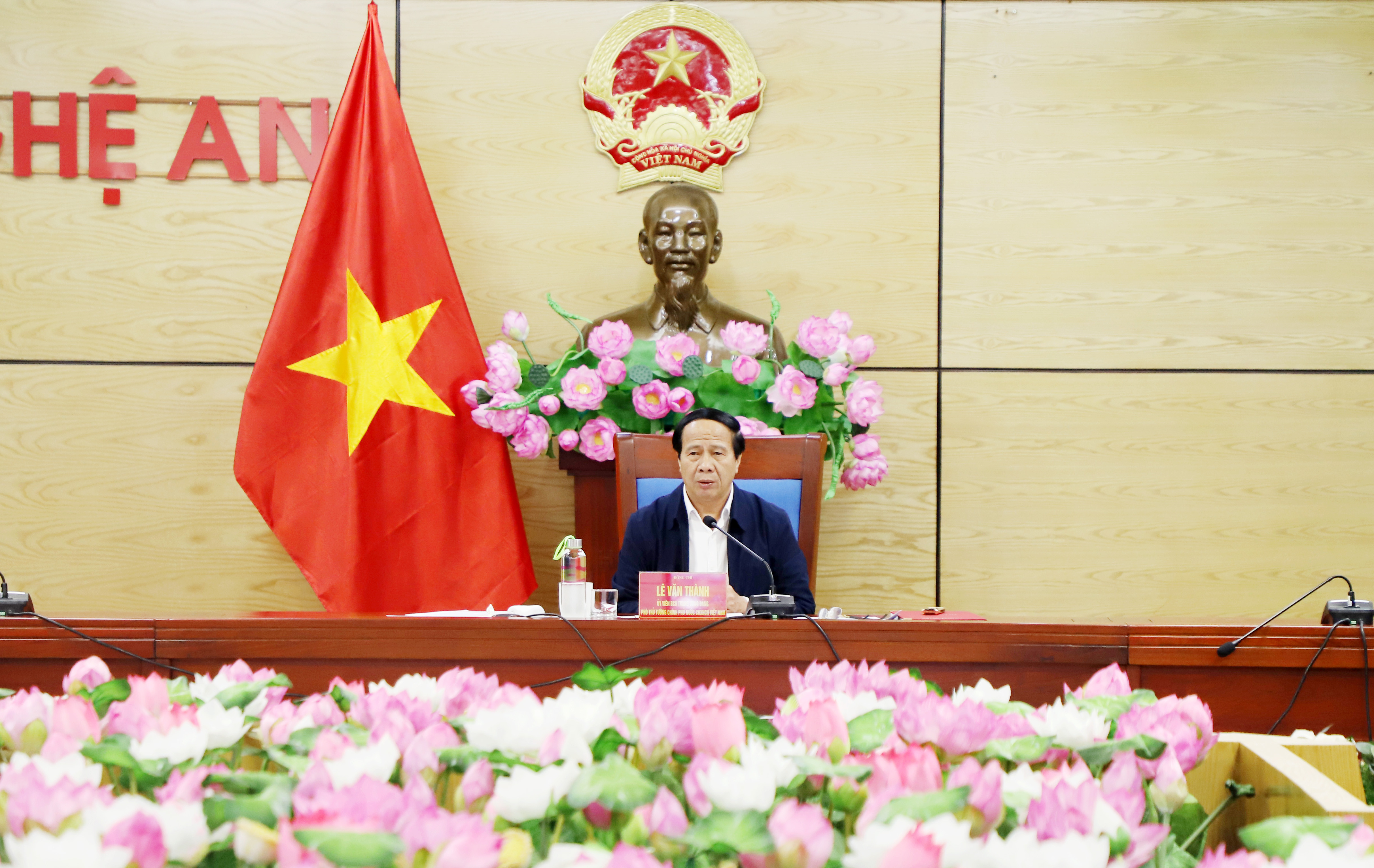 Phó Thủ tướng Chính phủ Lê Văn Thành kết luận tại Hội nghị. Ảnh: Phạm Bằng