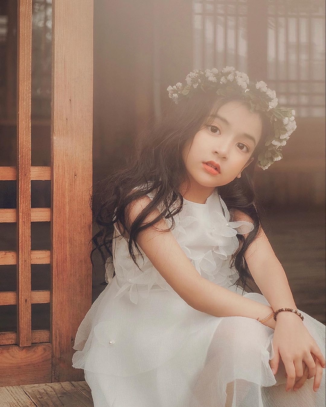 Chu Diệp Anh vừa đón sinh nhật lần thứ 10 cách đây vài ngày nhưng từ lâu cô bé đã là ngôi sao trên mạng xã hội với trang Facebook có gần 600 nghìn người theo dõi. Lượng follow tăng cao sau vai diễn Hoa của Chu Diệp Anh trong Thương ngày nắng về. Chia sẻ trên VTV, cô bé sinh năm 2011 cho biết thấy vui và hạnh phúc vì được biết đến nhiều hơn.