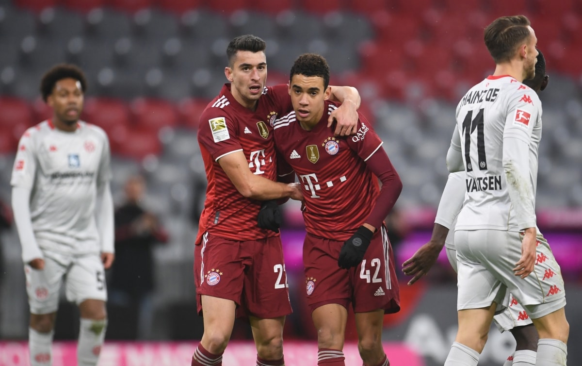 Bayern ngược dòng đánh bại Mainz 05 (Ảnh: Reuters).