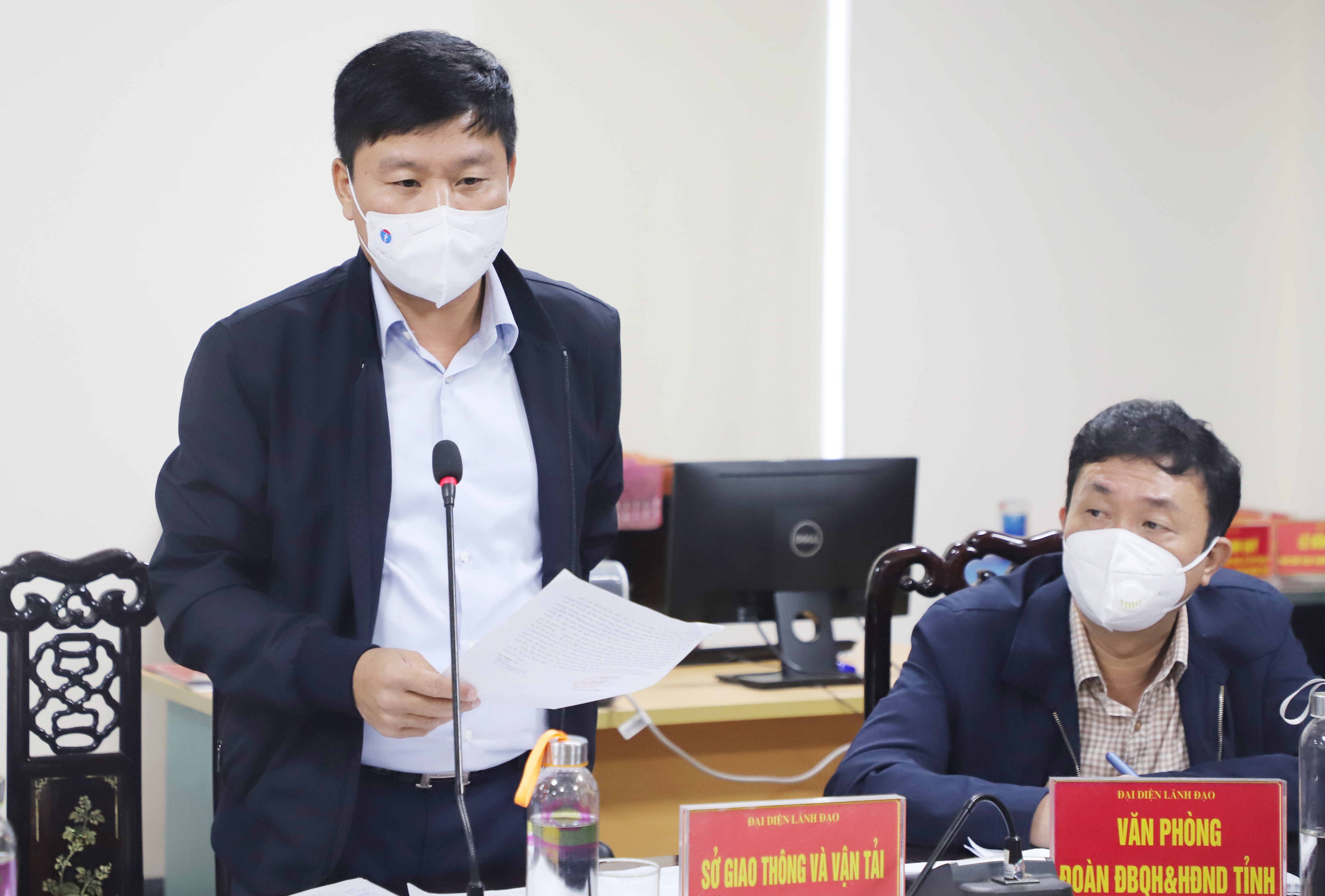 Ông Hoàng Phú Hiền - Giám đốc Sở TN&MT đề xuất hướng giải quyết vụ việc. Ảnh: Phạm Bằng