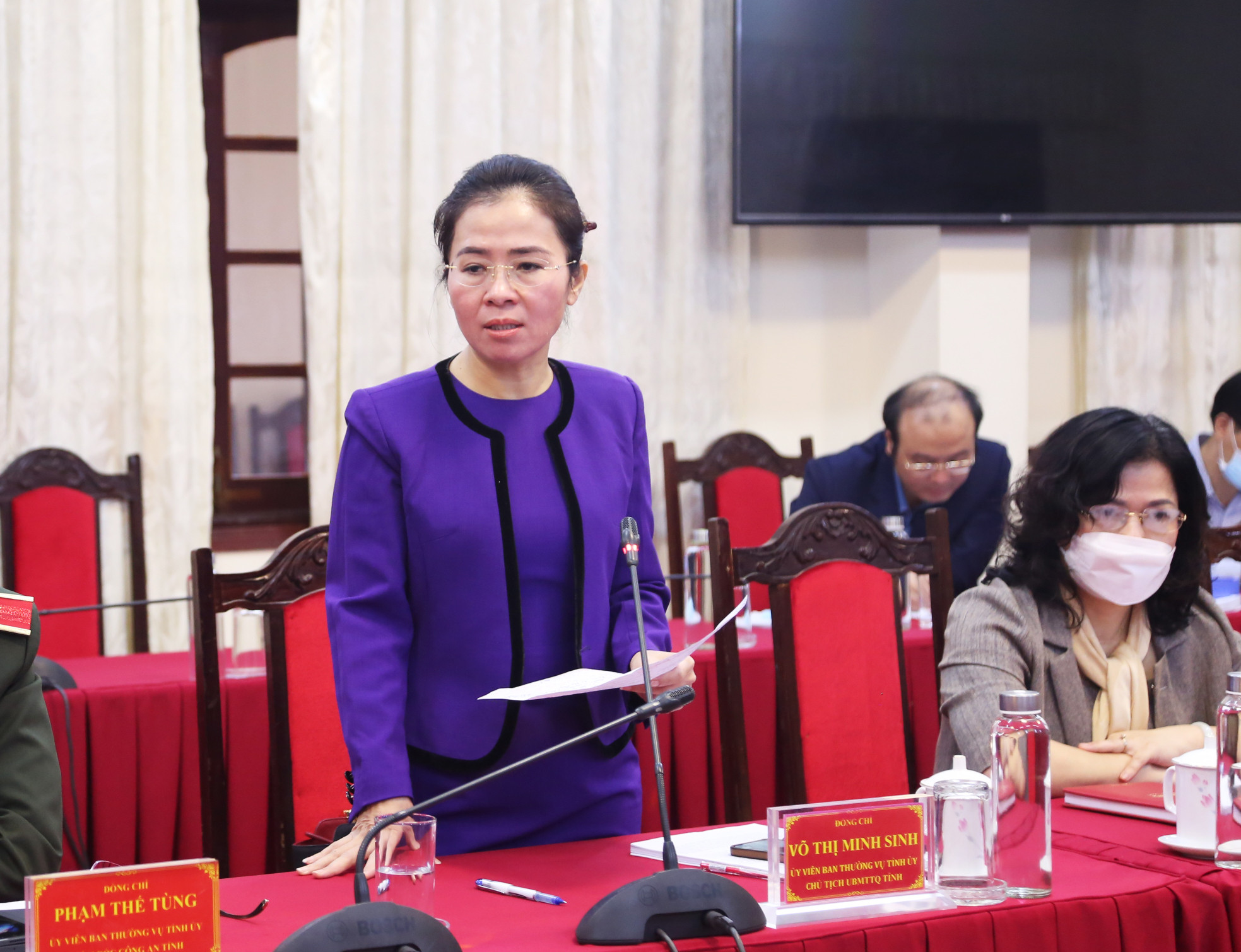 Đồng chí Võ Thị Minh Sinh -  Chủ tịch Ủy ban MTTQ tỉnh phát biểu tại cuộc làm việc. Ảnh: Đào Tuấn