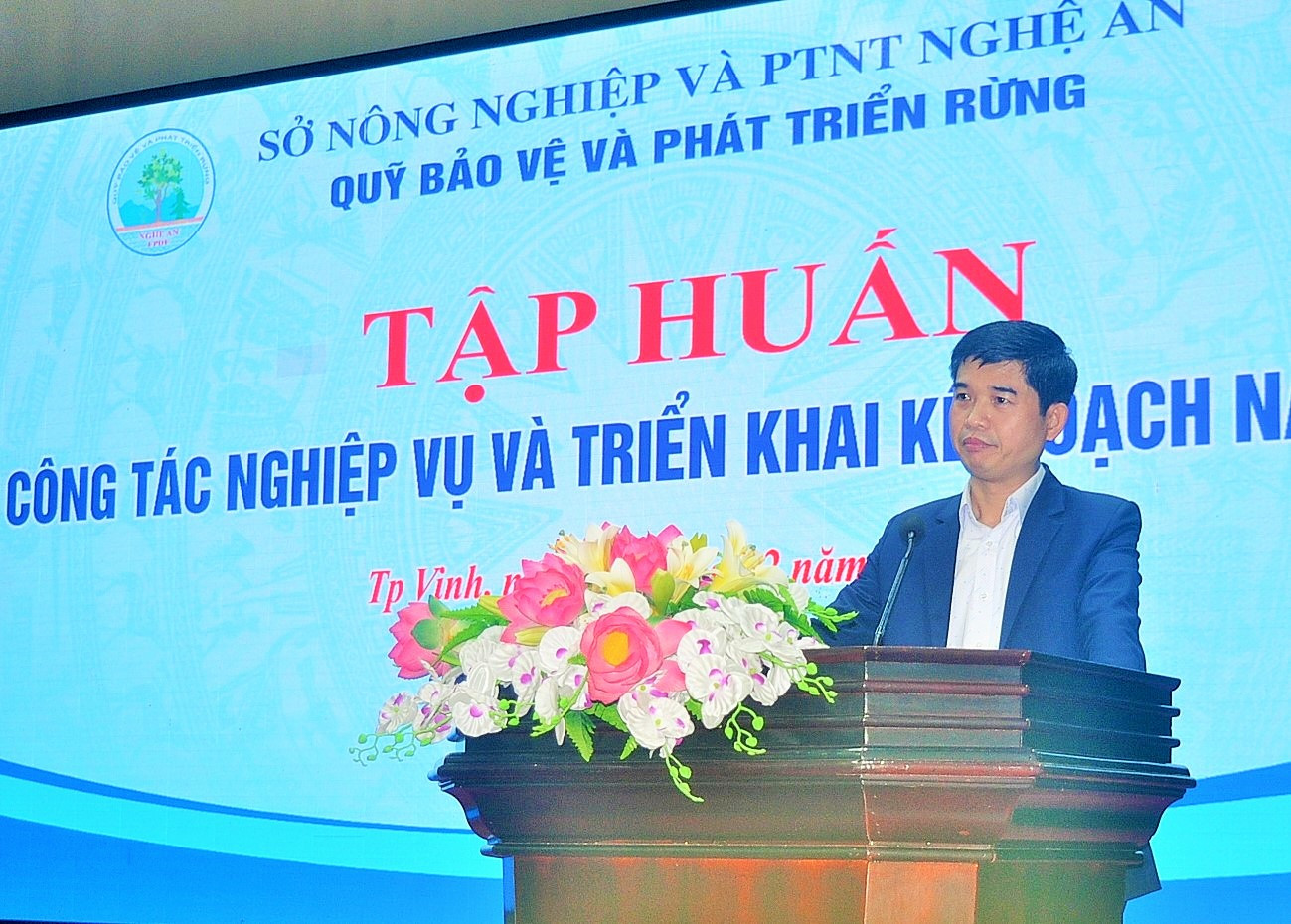 Ông Nguyễn Khắc Lâm - Giám đốc Quỹ Bảo vệ và Phát triển rừng tỉnh Nghệ An nêu rõ tầm quan trọng của ứng dụng hệ thống thông tin và vận hành bản đồ chi trả dịch vụ môi trường rừng. Ảnh: Hoàng Vĩnh