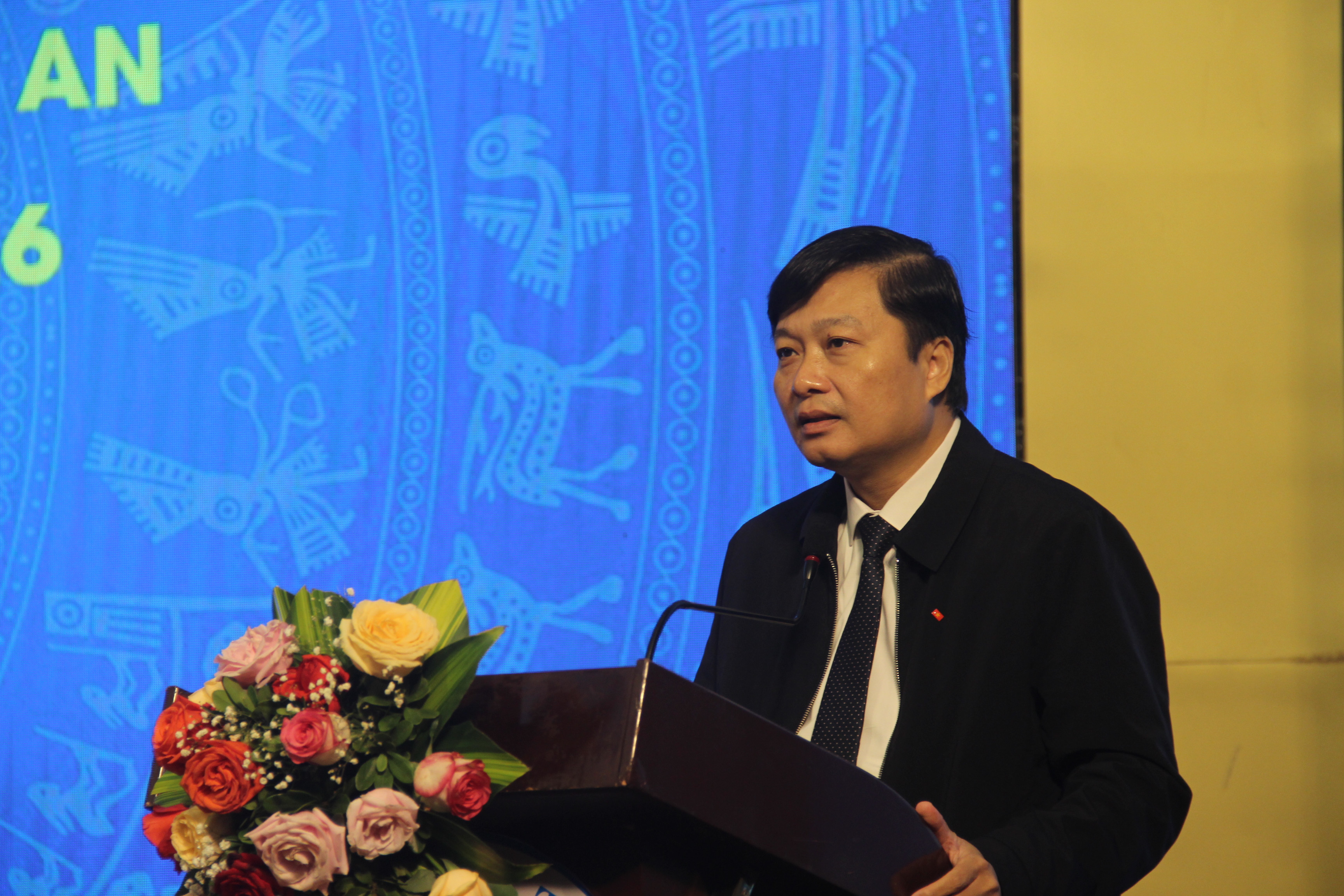 Phó Chủ tịch Thường trực UBND tỉnh Lê Hồng Vinh phát biểu tại Đại hội. Ảnh: Ngọc Khánh