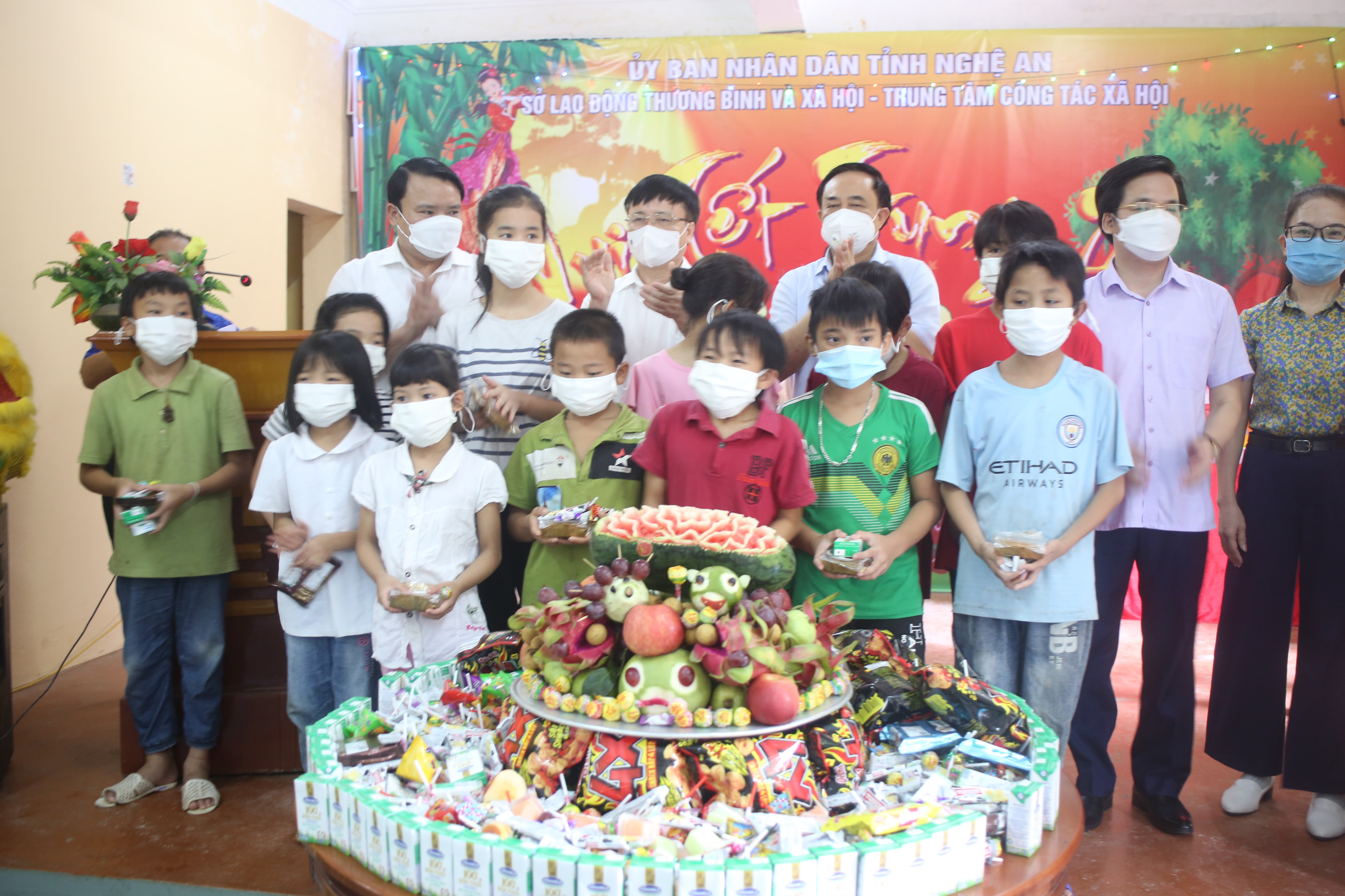  Tổ chức Tết Trung thu tại Trung tâm Xã hội tỉnh. Ảnh: Thanh Nga