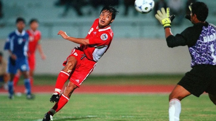 ĐT Việt Nam đè bẹp Thái Lan 3-0 Tiger Cup 1998 (tiền thân của AFF Cup). Ảnh tư liệu