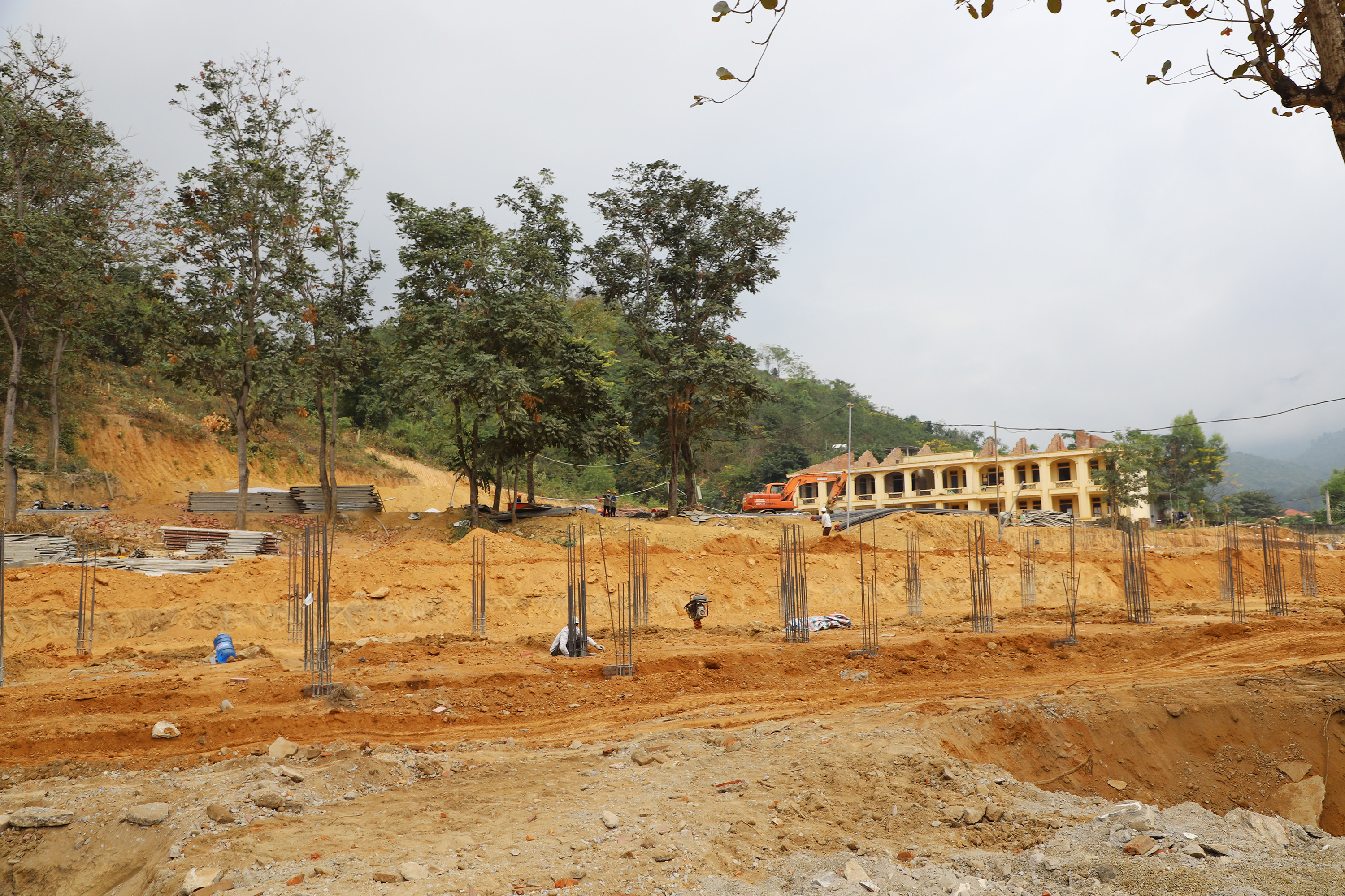 Trường THPT Kỳ Sơn được xây dựng, cải tạo với số vốn hơn 110 tỷ đồng. Ảnh: Phạm Bằng