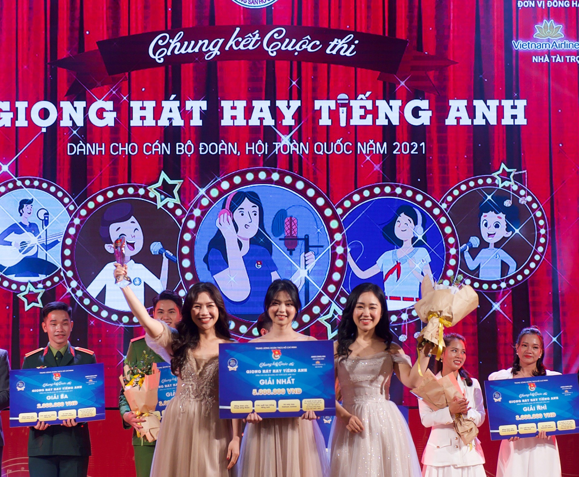 Trần Thị Tú cùng đồng đội đã xuất sắc đạt giải Nhất chung cuộc. Ảnh: TT