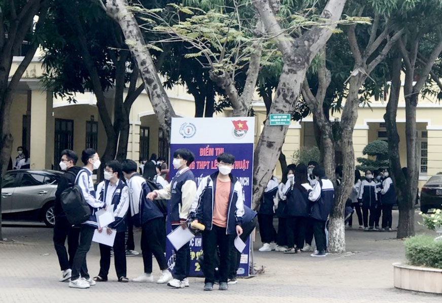 Thí sinh tham dự Kỳ thi chọn học sinh giỏi tỉnh năm học 2021 - 2022. Ảnh: MH