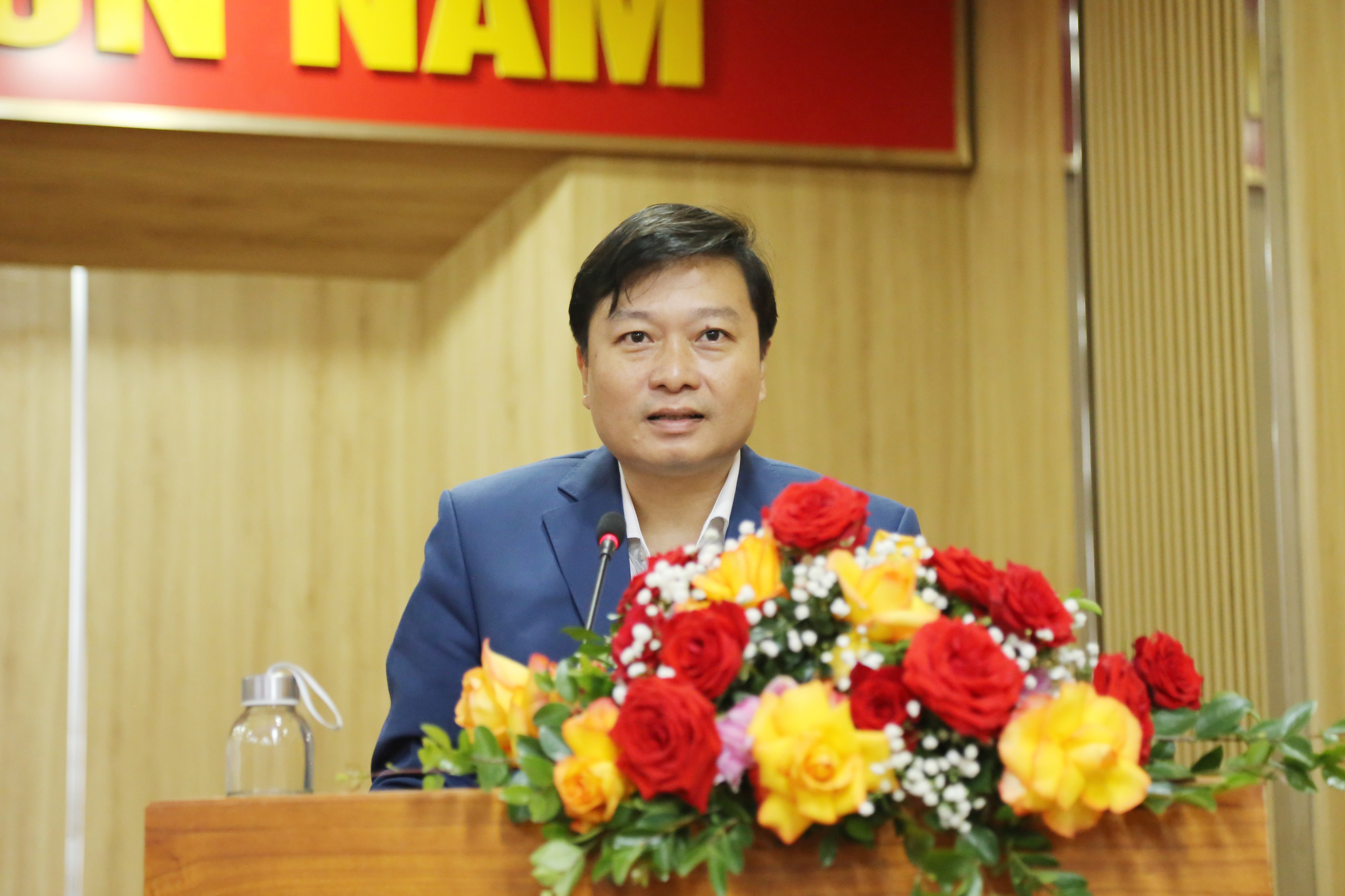 Đồng chí Lê Hồng Vinh - Phó Chủ tịch Thường trực UBND tỉnh phát biểu tại hội nghị. Ảnh: Thanh Lê