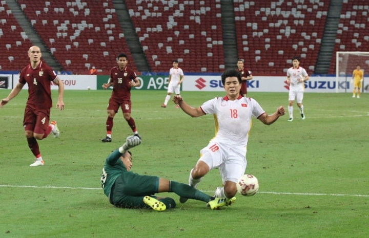Đức Chinh dính chấn thương trong trận bán kết lượt về AFF Cup 2020.