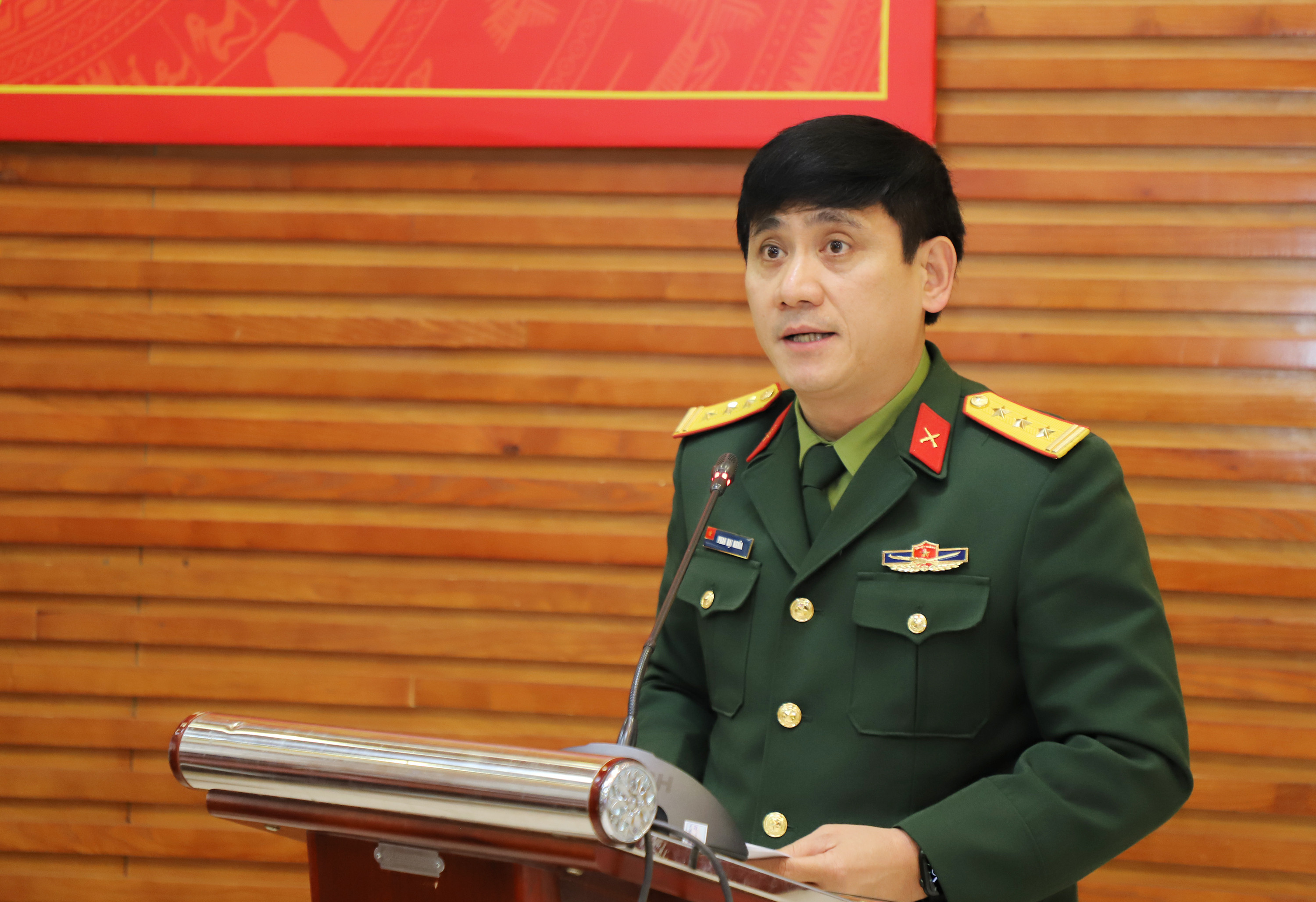 Thượng tá Phan Đại Nghĩa - Chỉ huy trưởng Bộ Chỉ huy Quân sự tỉnh phát biểu tại Hội nghị. Ảnh: Phạm Bằng