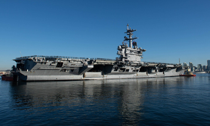 USS Abraham Lincoln rời cảng San Diego hôm 3/1. Ảnh: US Navy.