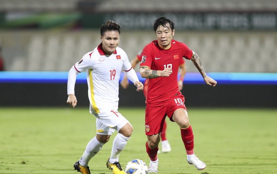 Quang Hải và đồng đội thua Trung Quốc 2-3 ở lượt đi. Wu Lei ghi bàn quyết định cho Trung Quốc ở phút 90+5. Ảnh: IC Photo.