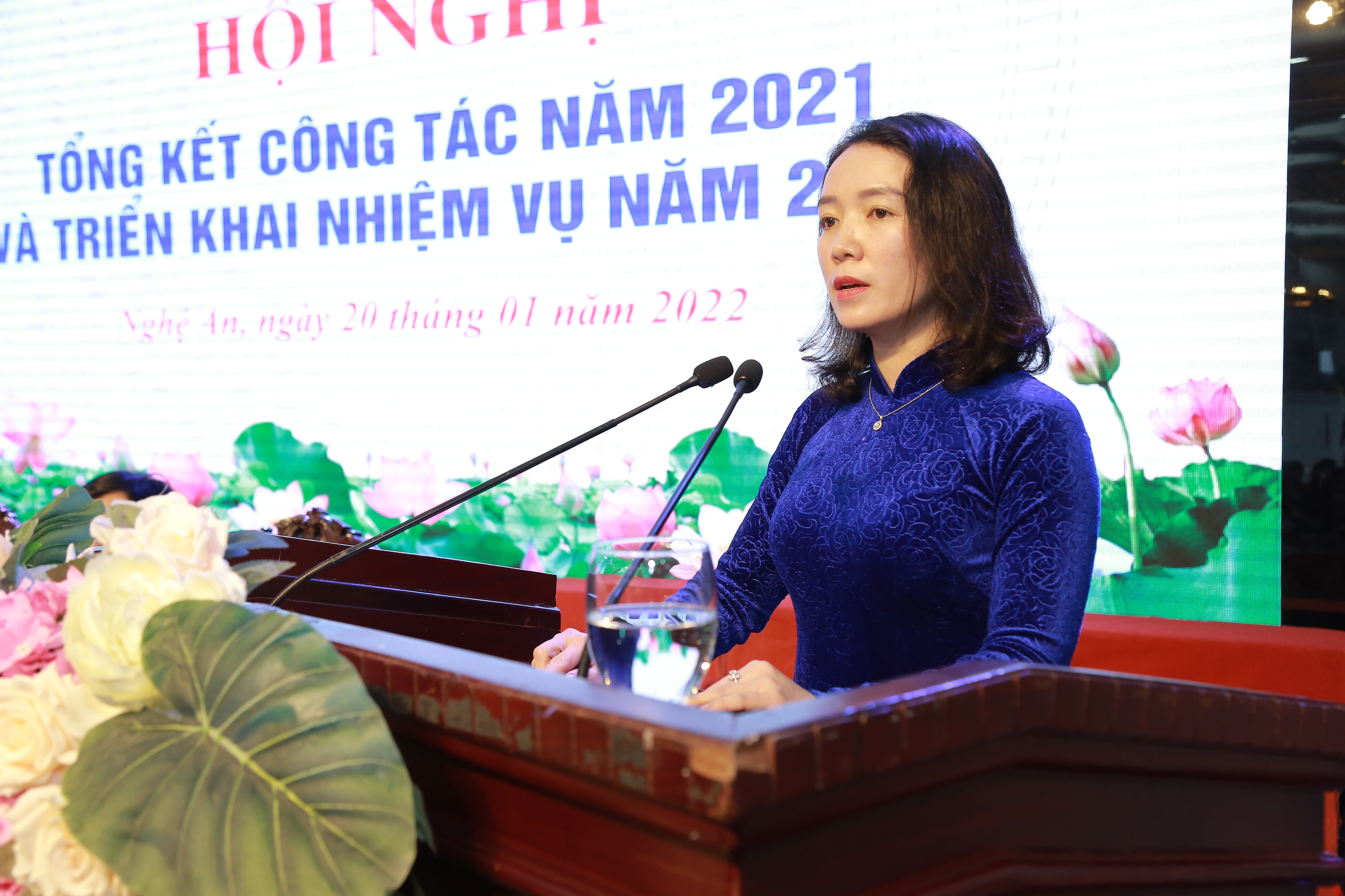 Đồng chí Trần Thị Mỹ Hạnh - Giám đốc Sở Văn hóa và Thể thao phát biểu tại hội nghị. Ảnh: Đình Tuyên