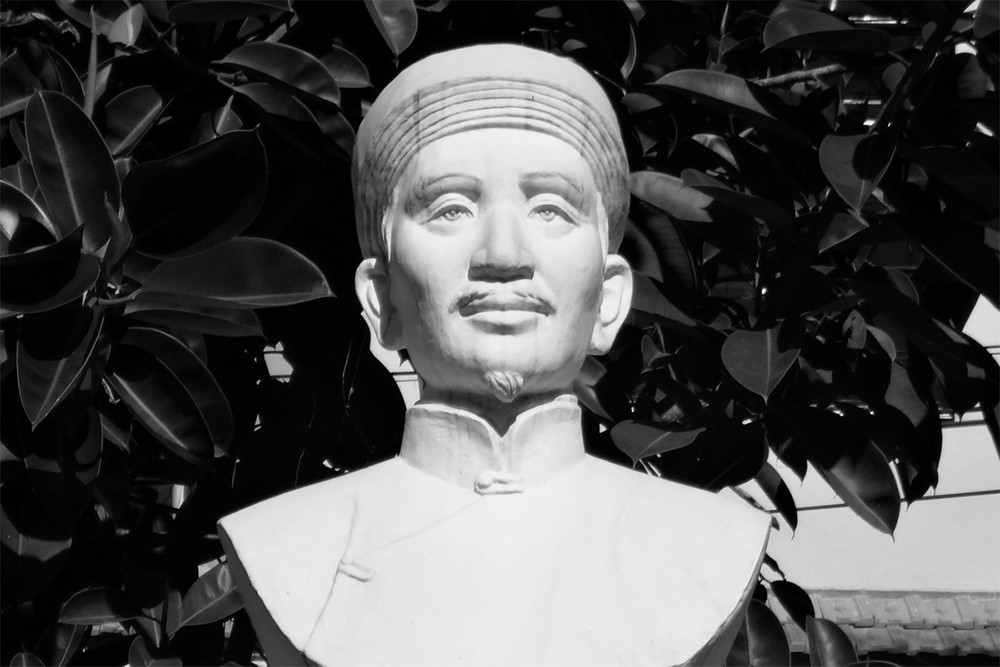 Bức tượng danh nhân Nguyễn Trường Tộ. Ảnh: Tư liệu