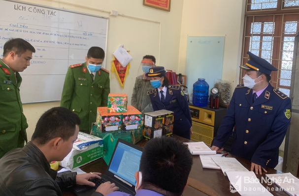 Cục QLTT Nghệ An phối hợp với Công an huyện Hưng Nguyên phát hiện, thu giữ 20,2 kg pháo trái phép. Ảnh tư liệu cẩm phú.