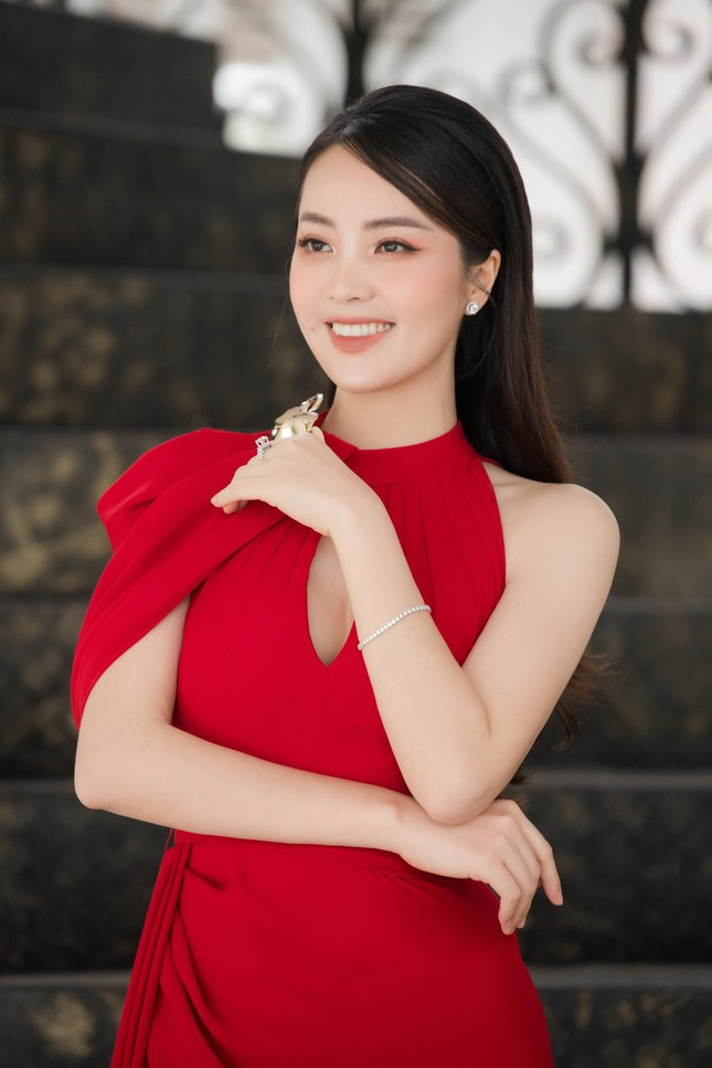 hụy Vân tiếp tục đảm nhận vai trò MC của Gặp gỡ diễn viên truyền hình 2022