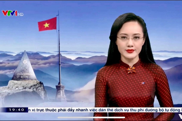 Nổi tiếng về chuyên môn và nhan sắc, BTV Hoài Anh là một trong những BTV được hâm mộ của Đài Truyền hình Việt Nam (Ảnh: Cắt từ clip).