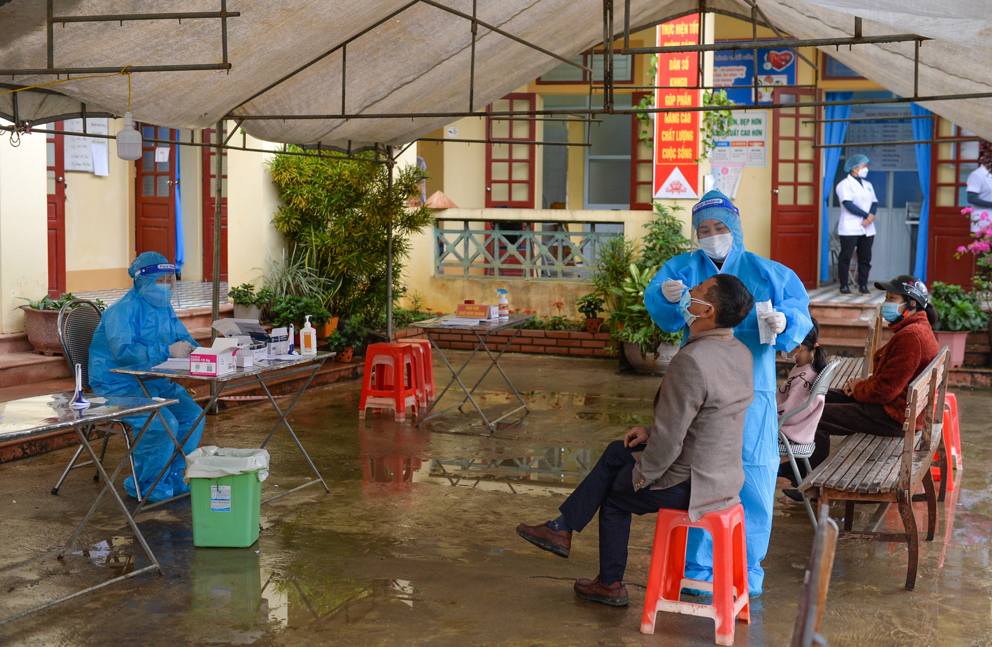 Sau Tết Nguyên đán, mỗi ngày thị trấn Kim Sơn ghi nhận xấp xỉ 20 ca nhiễm mới. Ảnh: Thành Cường