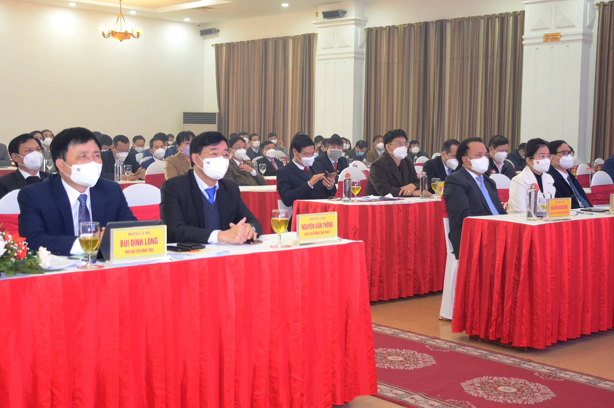 Các đại biểu tham dự buổi tọa đàm kỷ niệm 67 năm Ngày Thầy thuốc Việt Nam. Ảnh: Thành Chung