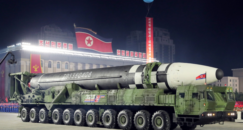 Tên lửa Hwasong-12 của Triều Tiên có tầm bắn bao phủ Nhật Bản vào Guam, Mỹ. Ảnh NK News