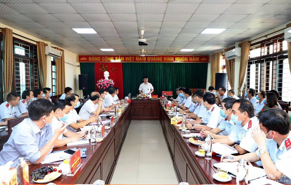  Chủ tịch UBND tỉnh Nguyễn Đức Trung làm việc với Thanh tra tỉnh về kết quả thực hiện nhiệm vụ của ngành Thanh tra. Ảnh tư liệu Phạm Bằng