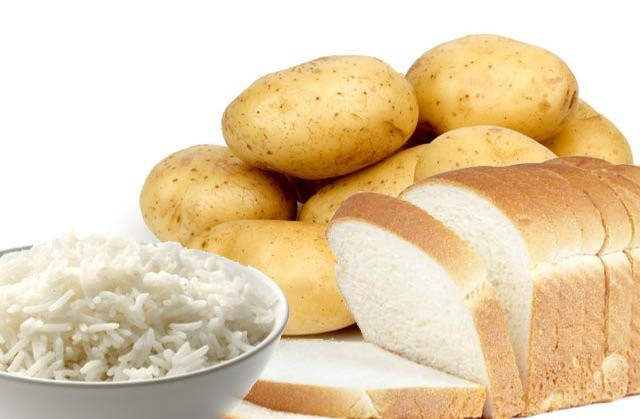 Người mắc COVID-19 nên ăn thực phẩm giàu calo như: cơm, khoai tây, bánh mì...